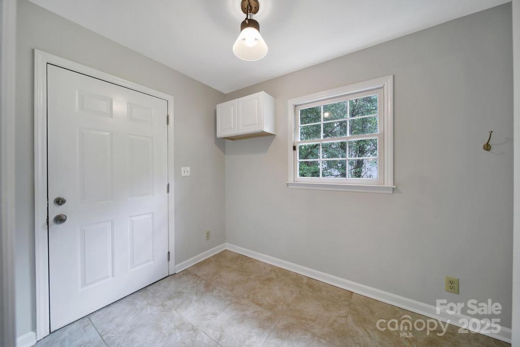 3800 Lovett Circle Property Photo 16