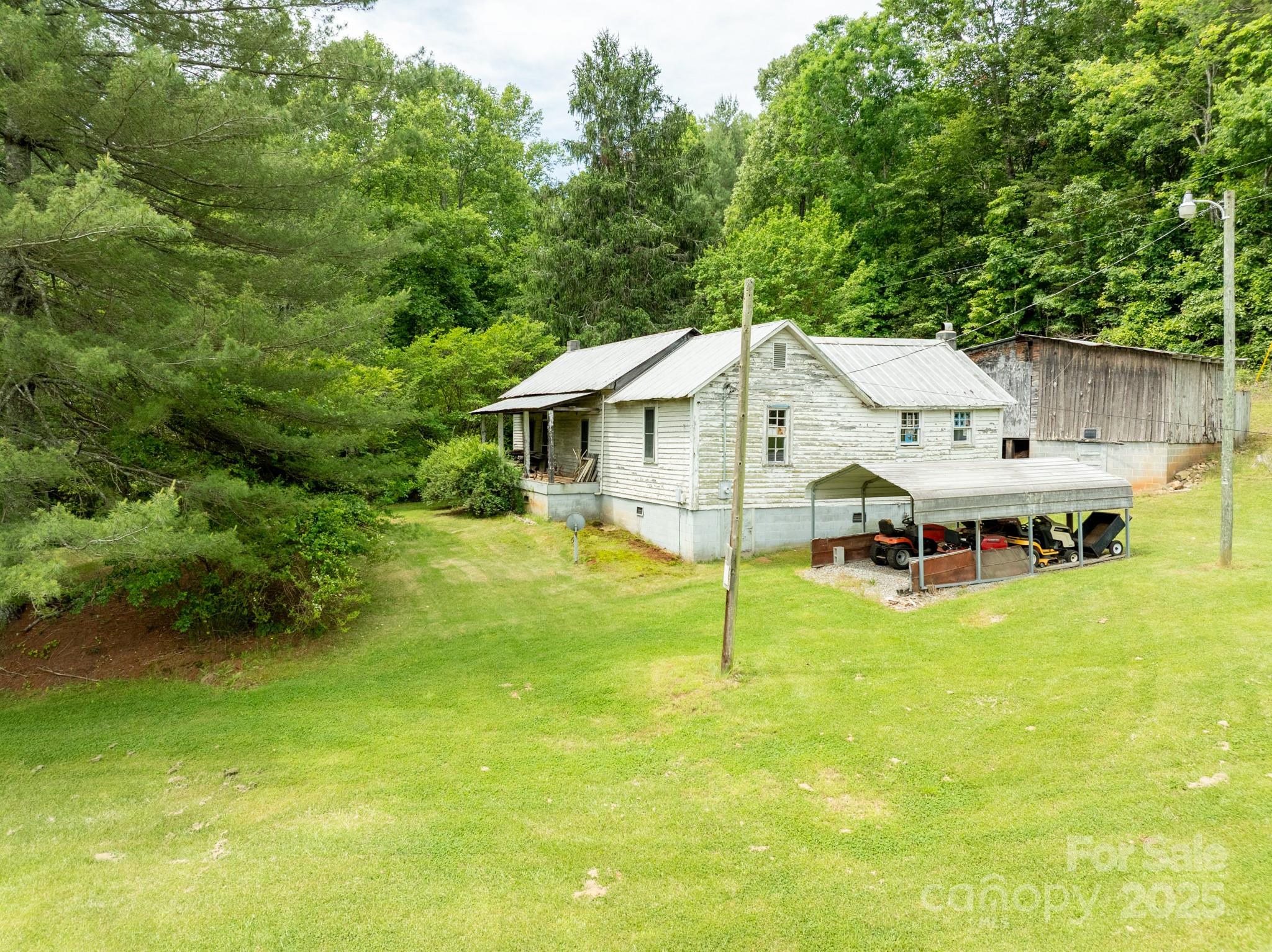 2023 White Springs Lane Property Photo 1