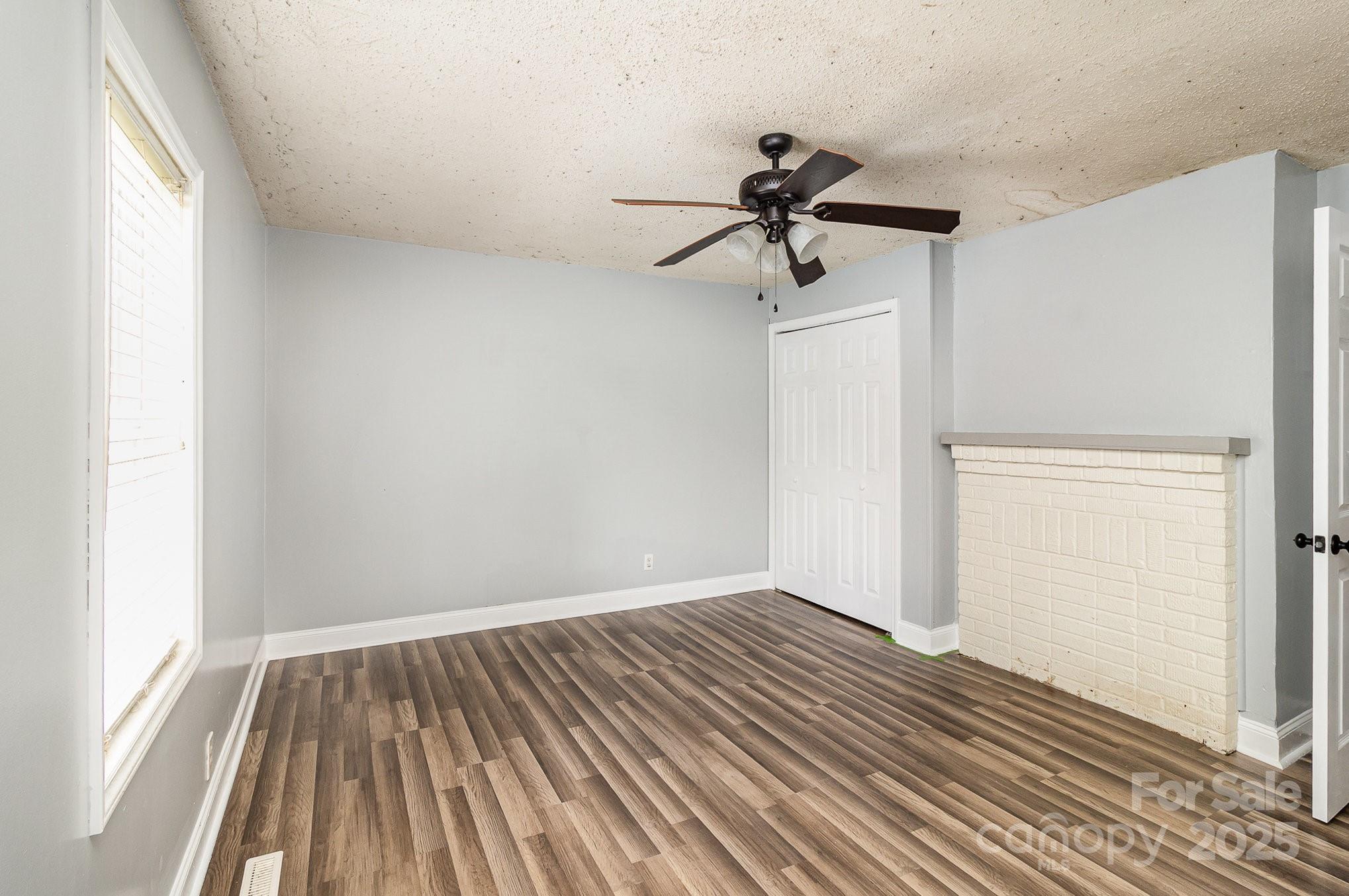 403 Weaver Street Property Photo 9