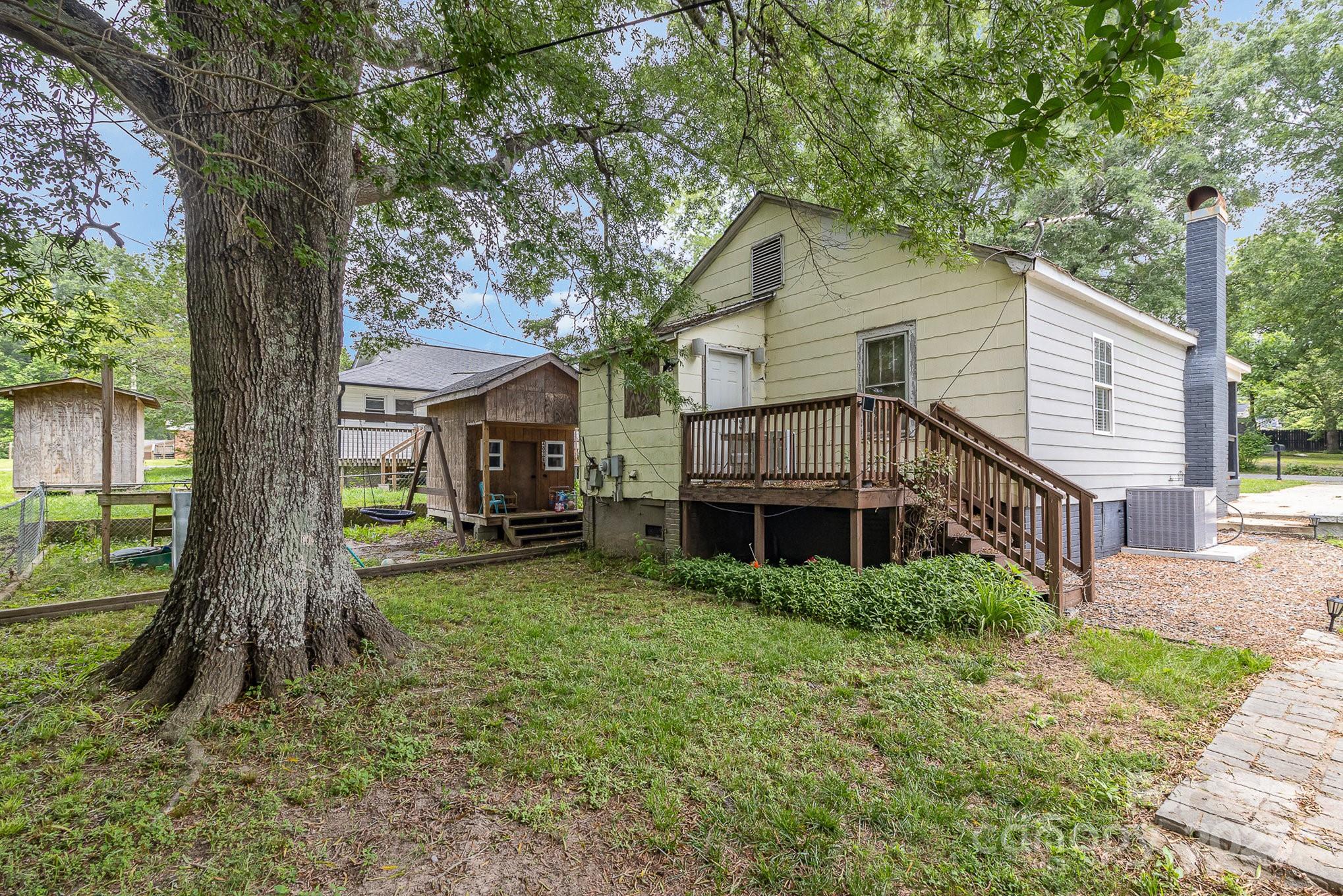 403 Weaver Street Property Photo 14