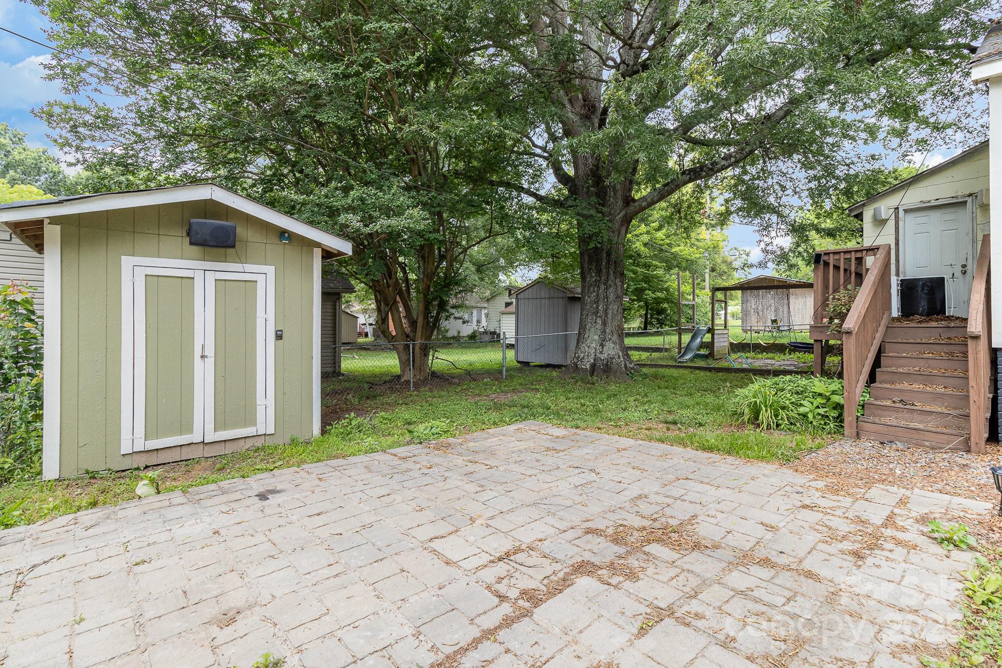 403 Weaver Street Property Photo 15