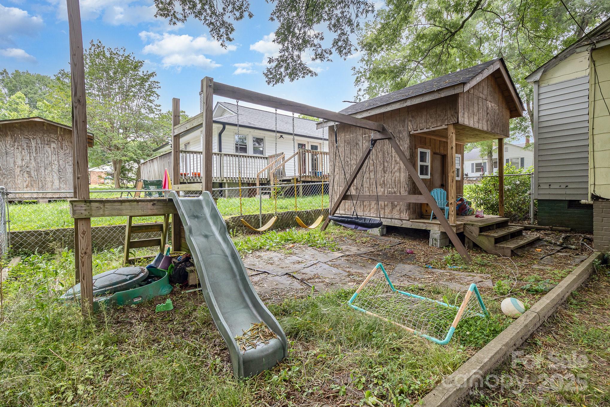403 Weaver Street Property Photo 16