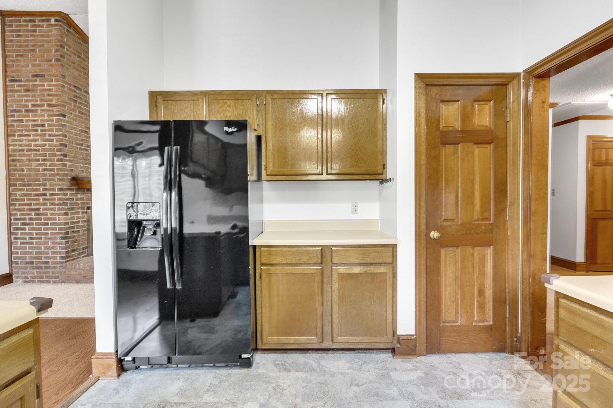 704 Colby Circle Property Photo 6