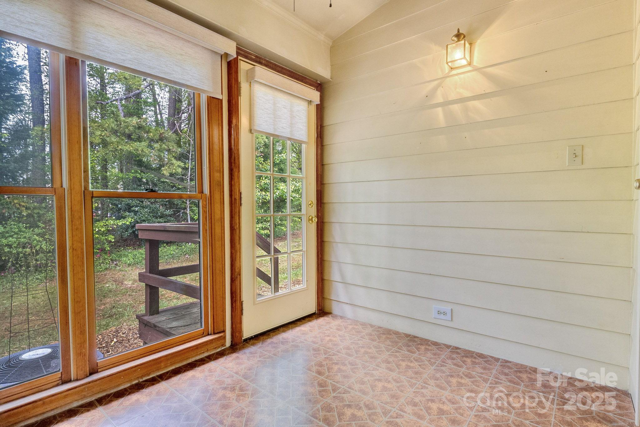 704 Colby Circle Property Photo 12