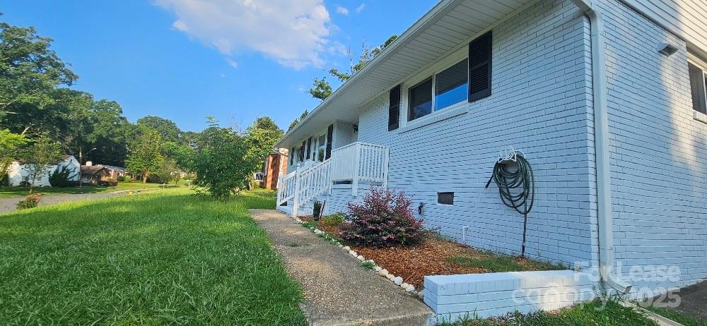 513 Webster Place Property Photo 2