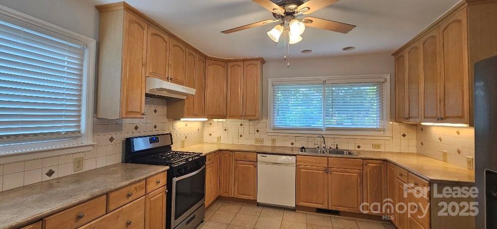 513 Webster Place Property Photo 3