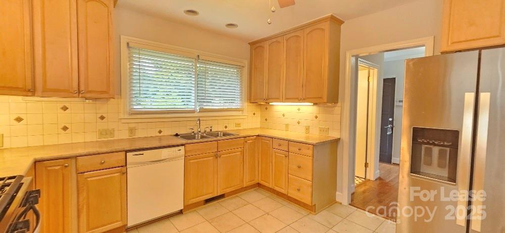 513 Webster Place Property Photo 6