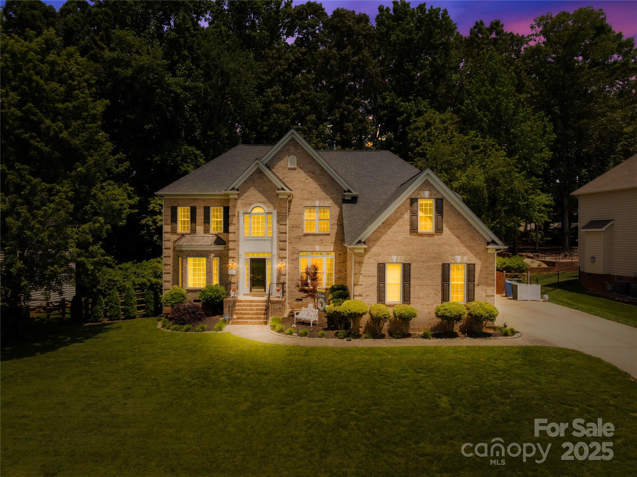 122 Laurel Glen Drive Property Photo