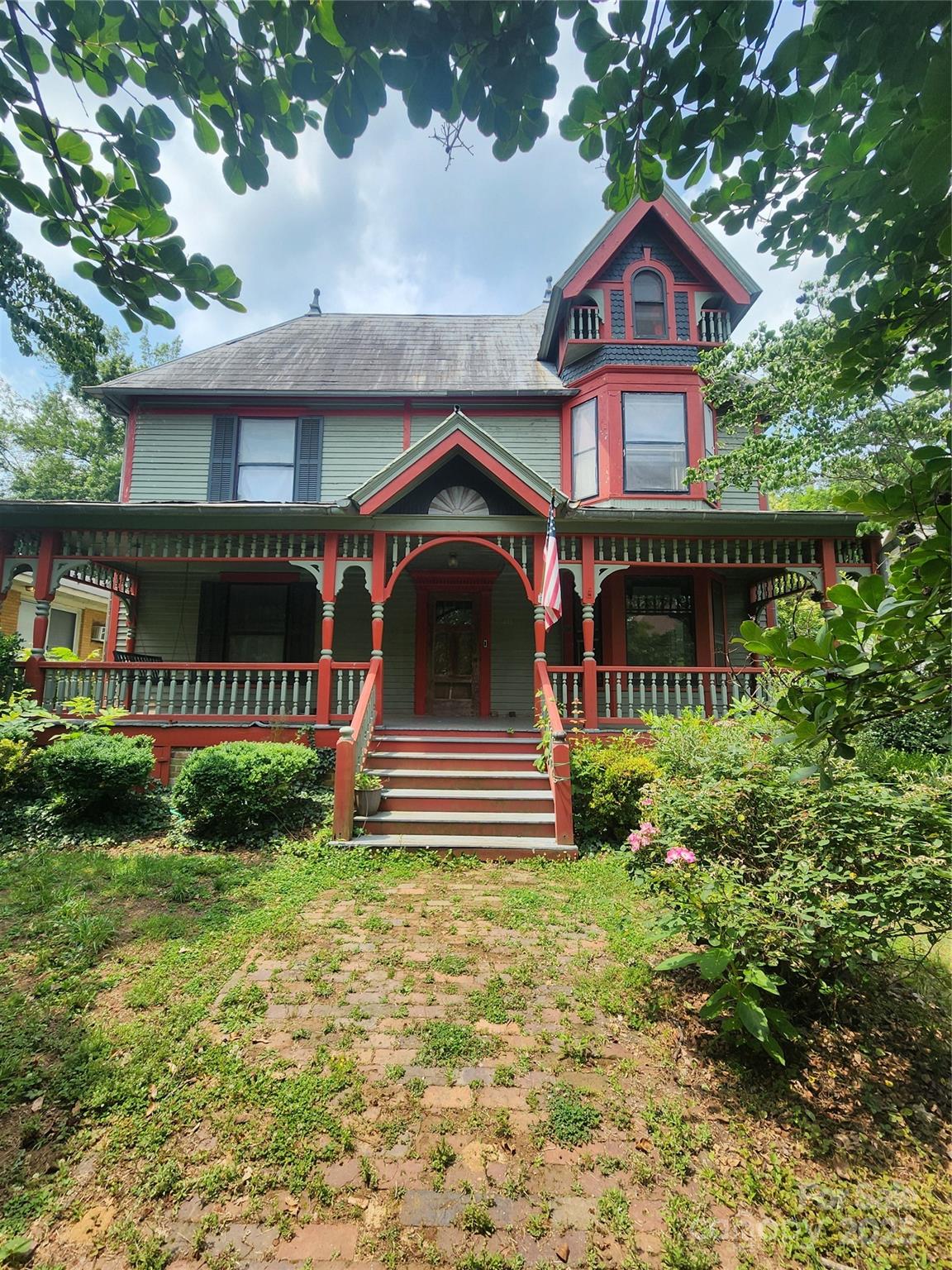 425 W Horah Street Property Photo 1