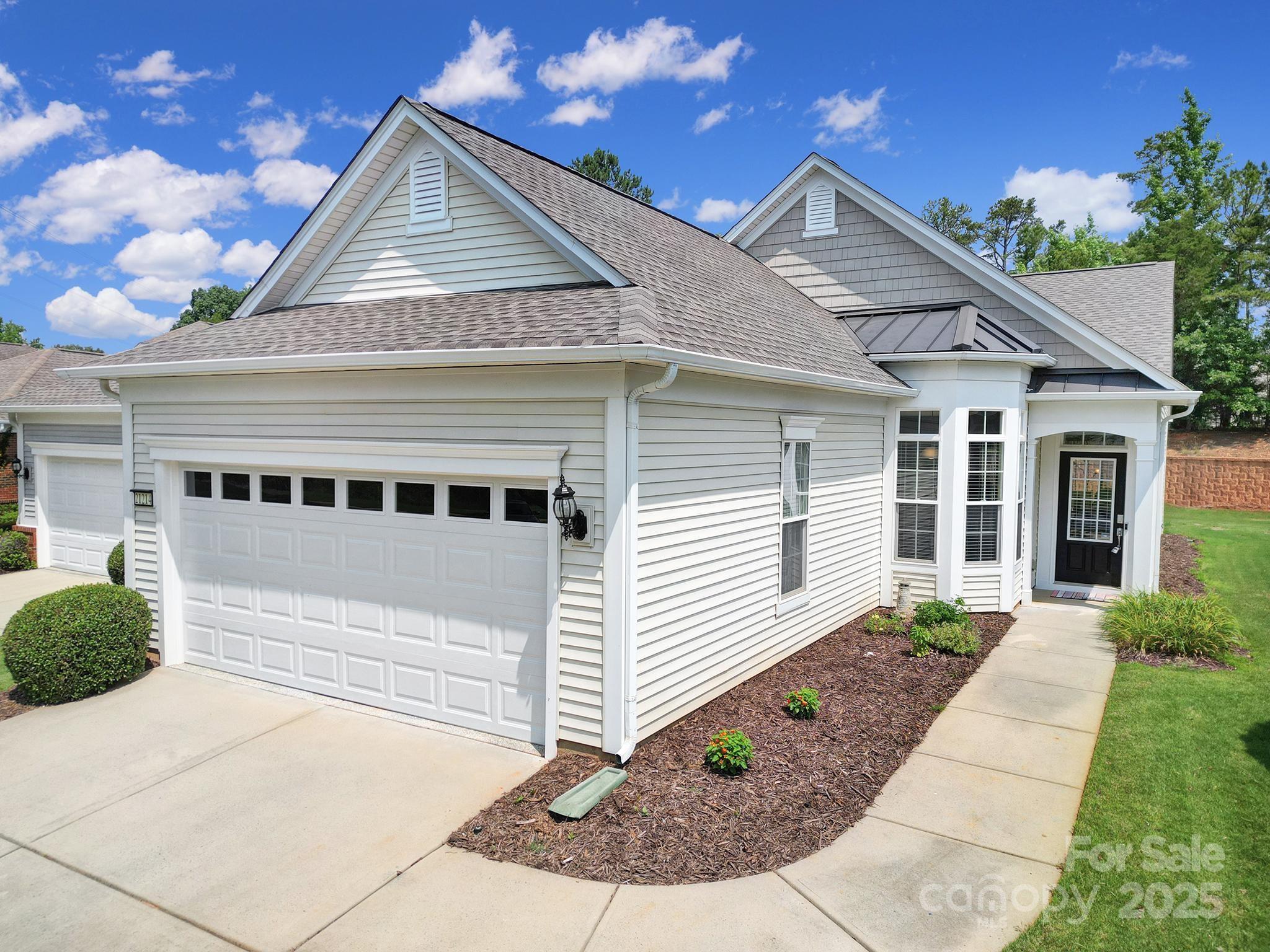 21214 W Tern Court Property Photo 1