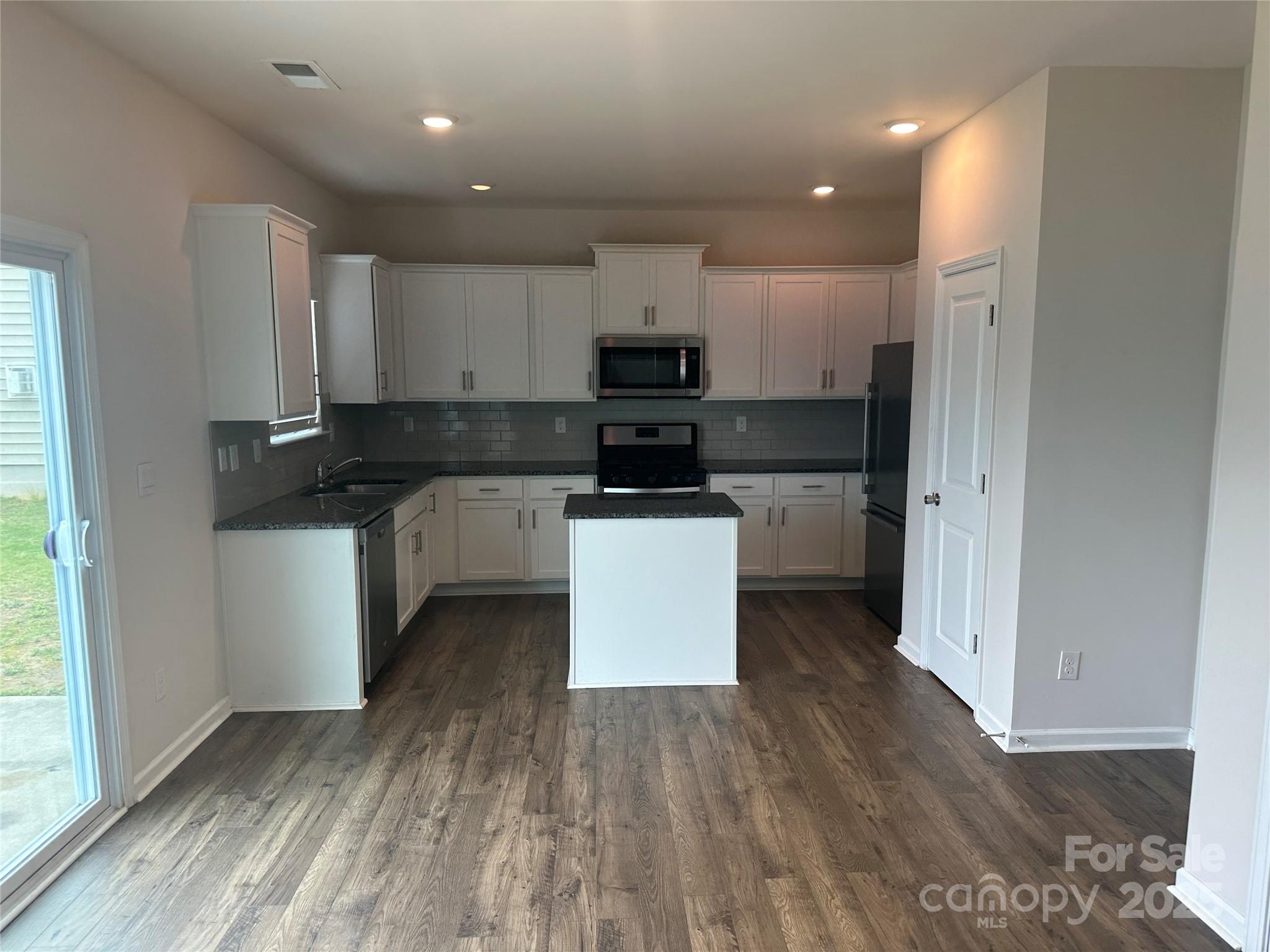 9730 Tea Garden Drive Property Photo 7