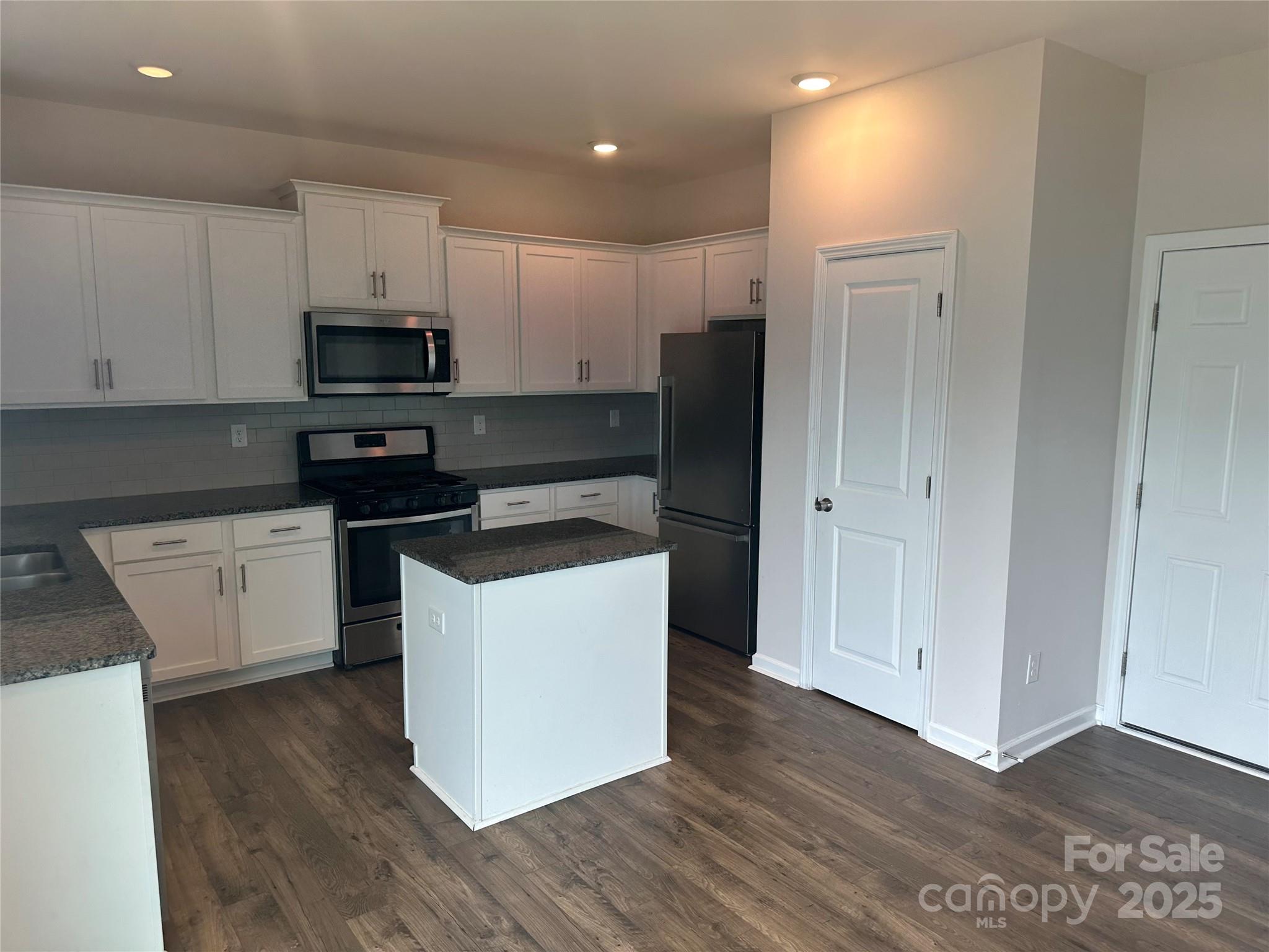 9730 Tea Garden Drive Property Photo 10