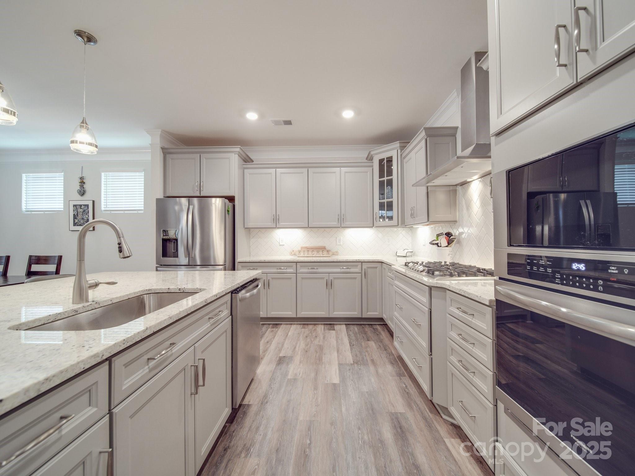 647 R L Stowe Road Property Photo 9