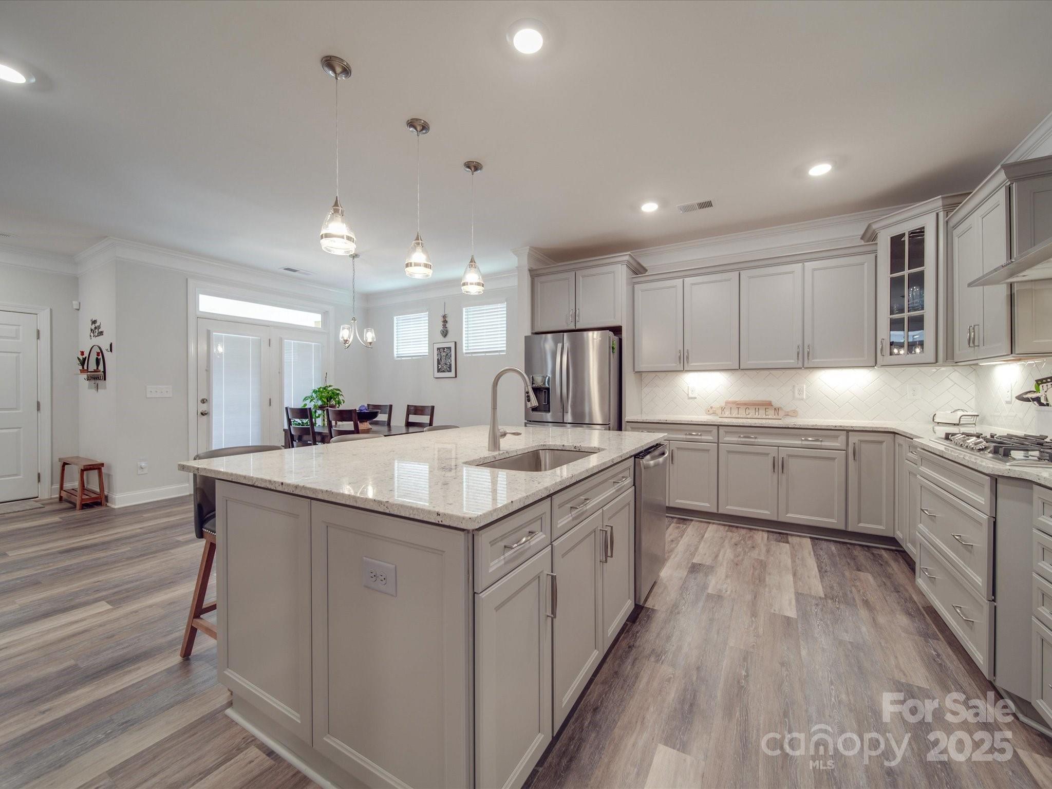 647 R L Stowe Road Property Photo 10