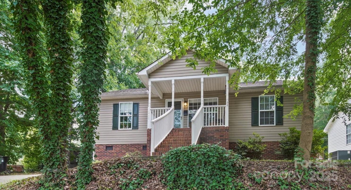 471 Hillandale Street Property Photo 1