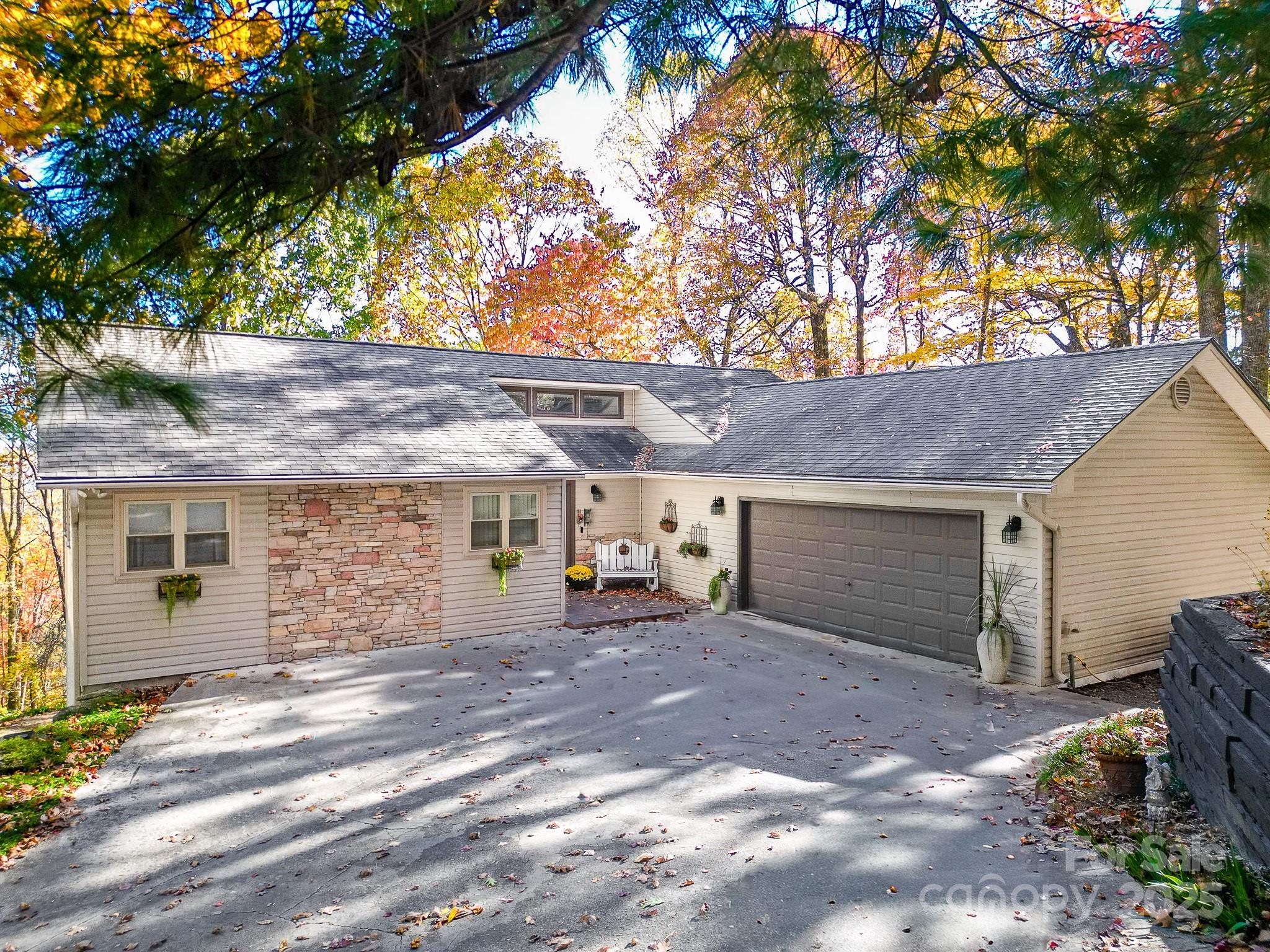 110 Spring Path Property Photo 1