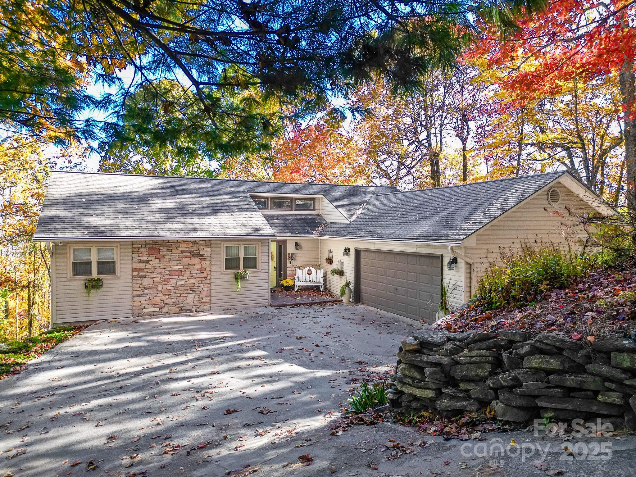 110 Spring Path Property Photo 43