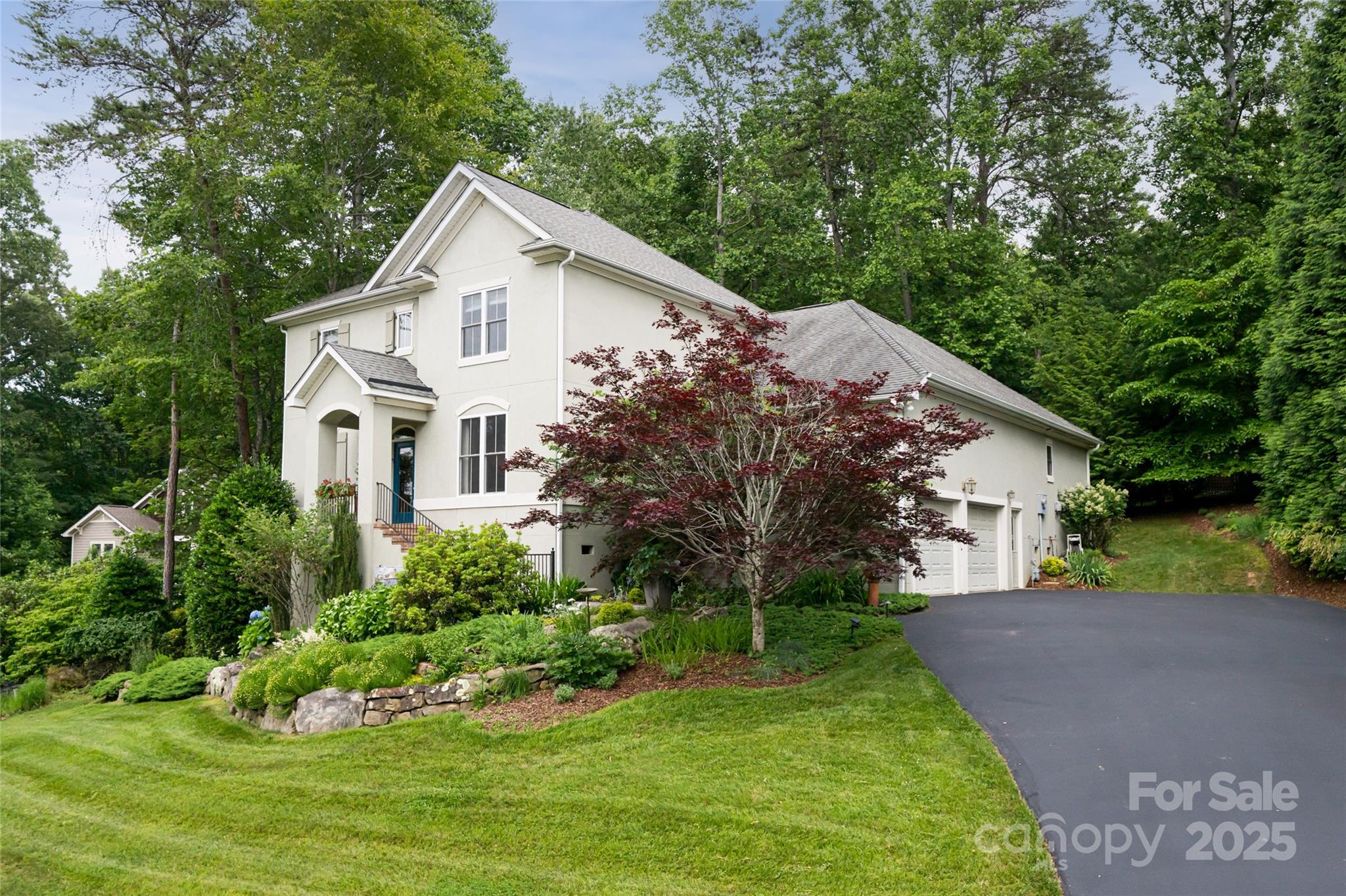 7 White Palmer Court Property Photo 1