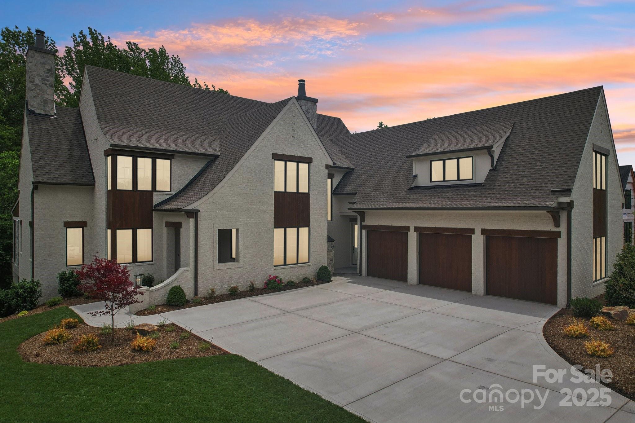 213 Crest Court Property Photo 1