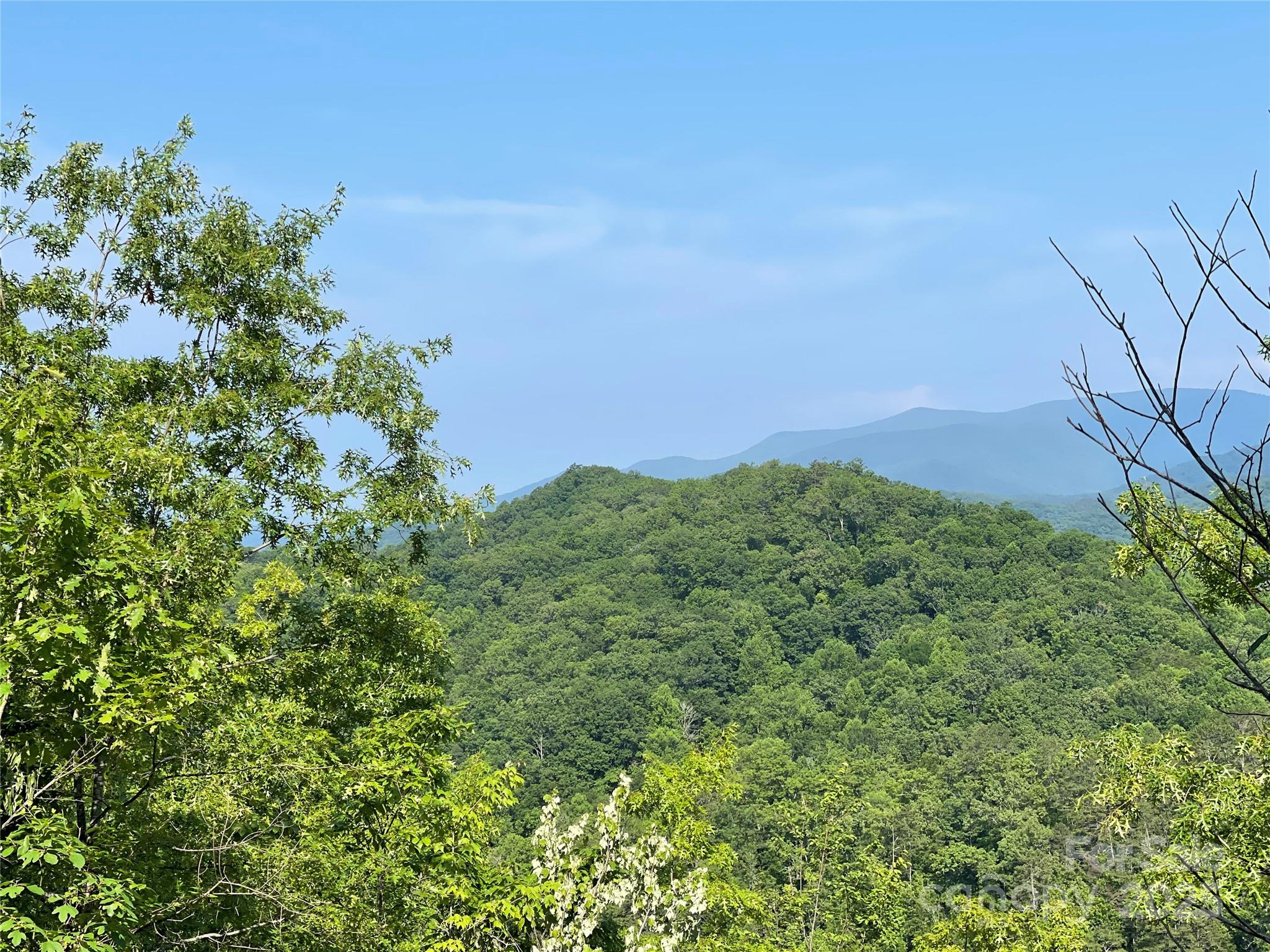 600 Fernwood Drive Property Photo 3