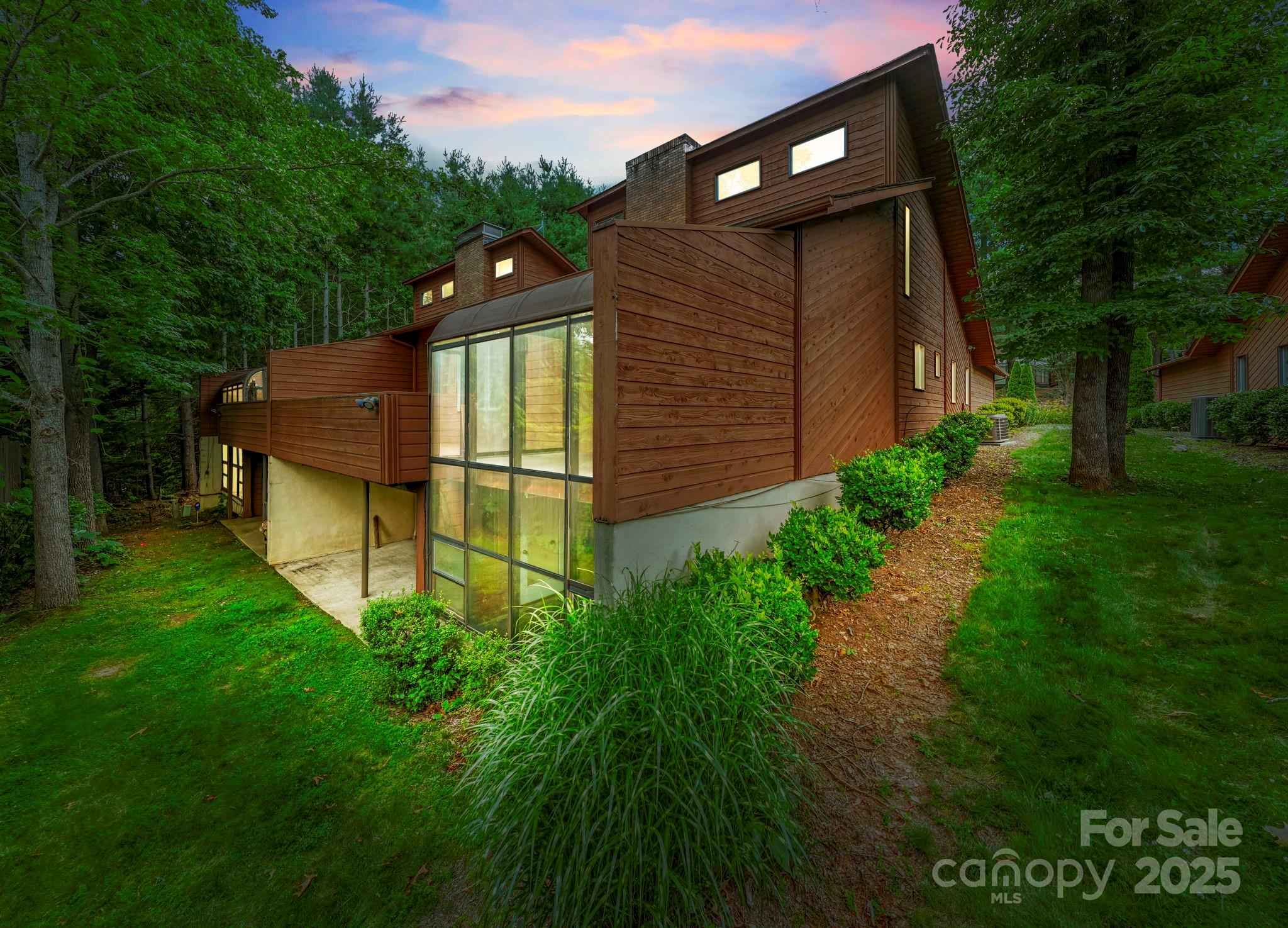 204 Woodfield Drive Property Photo