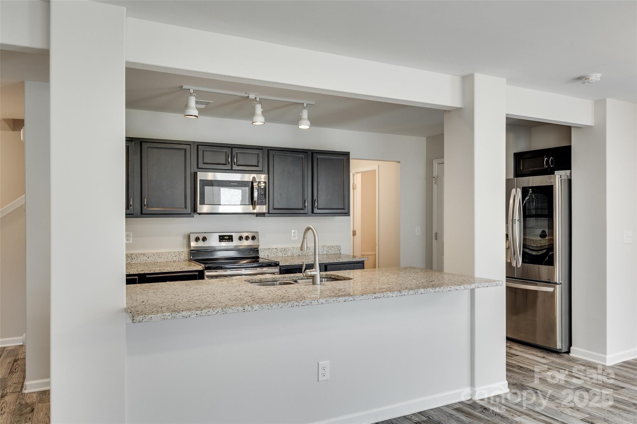 463 W Barr Street Property Photo 10