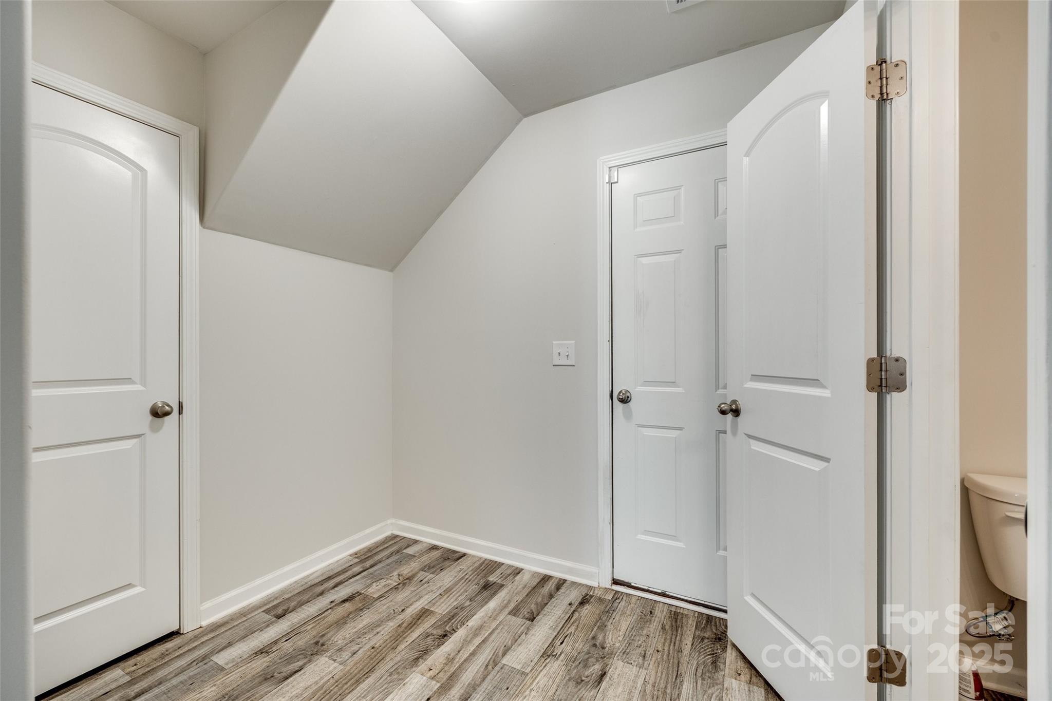 463 W Barr Street Property Photo 13