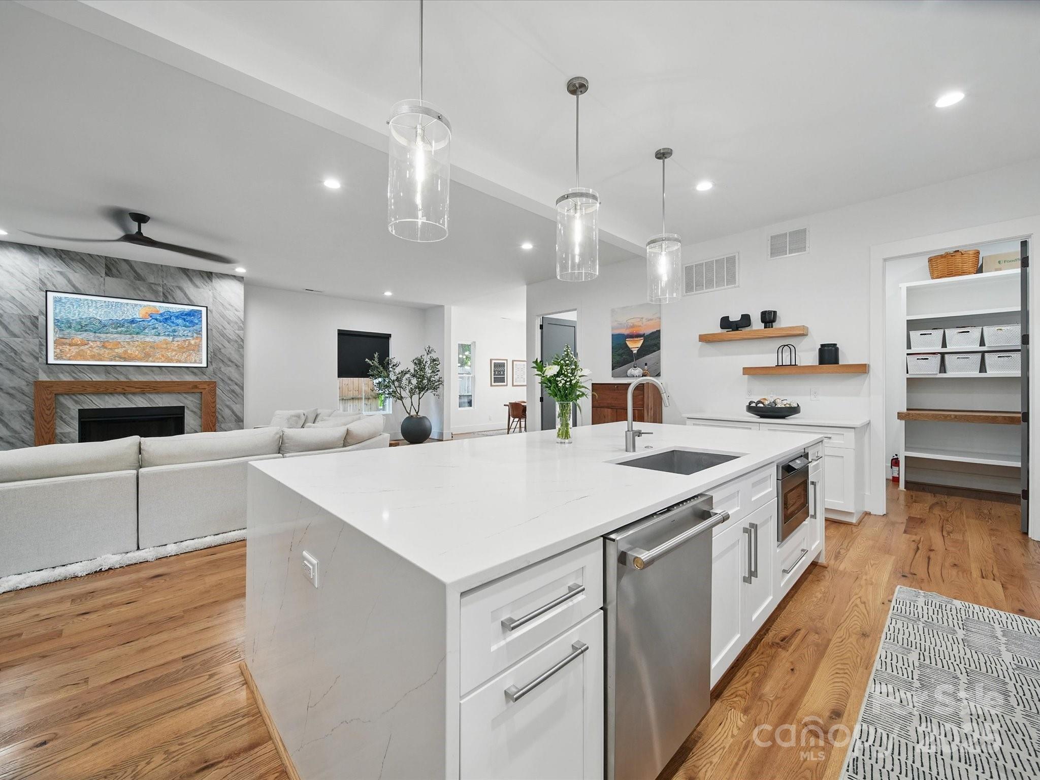 708 Cross Trail Drive Property Photo 7