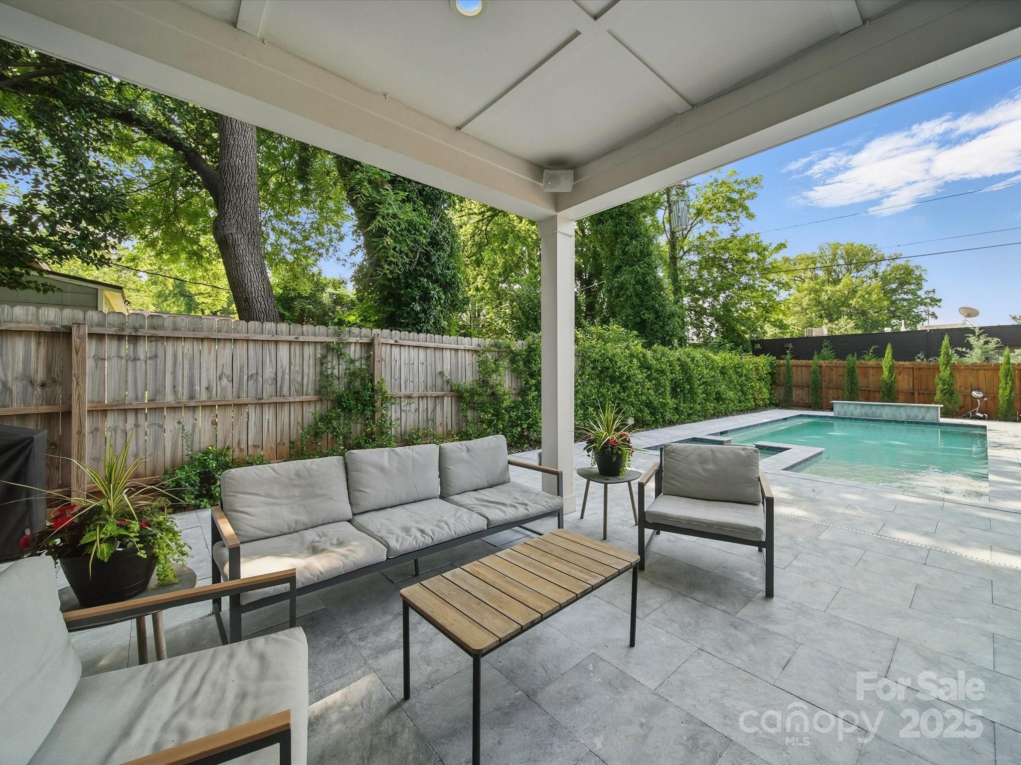 708 Cross Trail Drive Property Photo 17