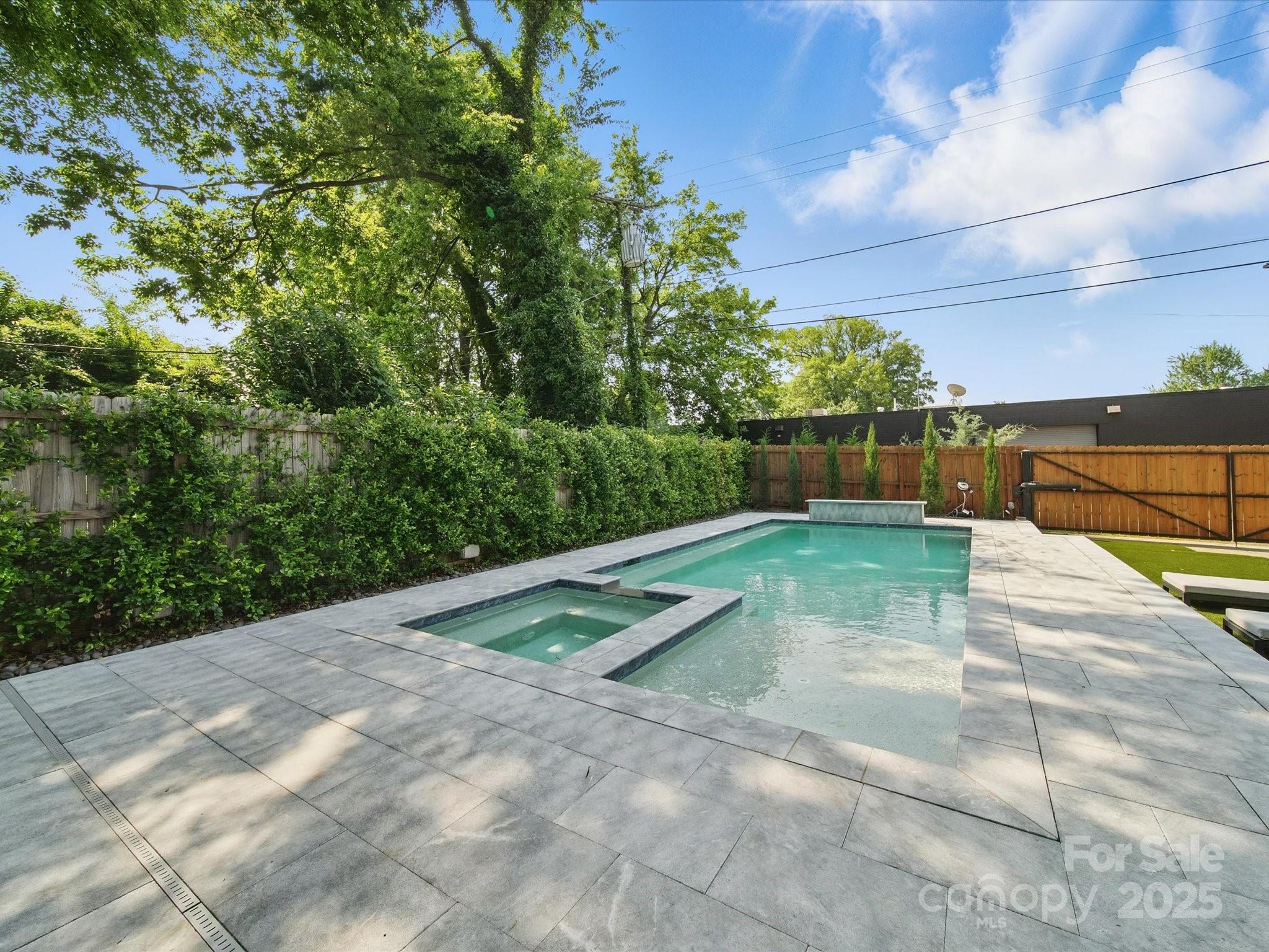 708 Cross Trail Drive Property Photo 18