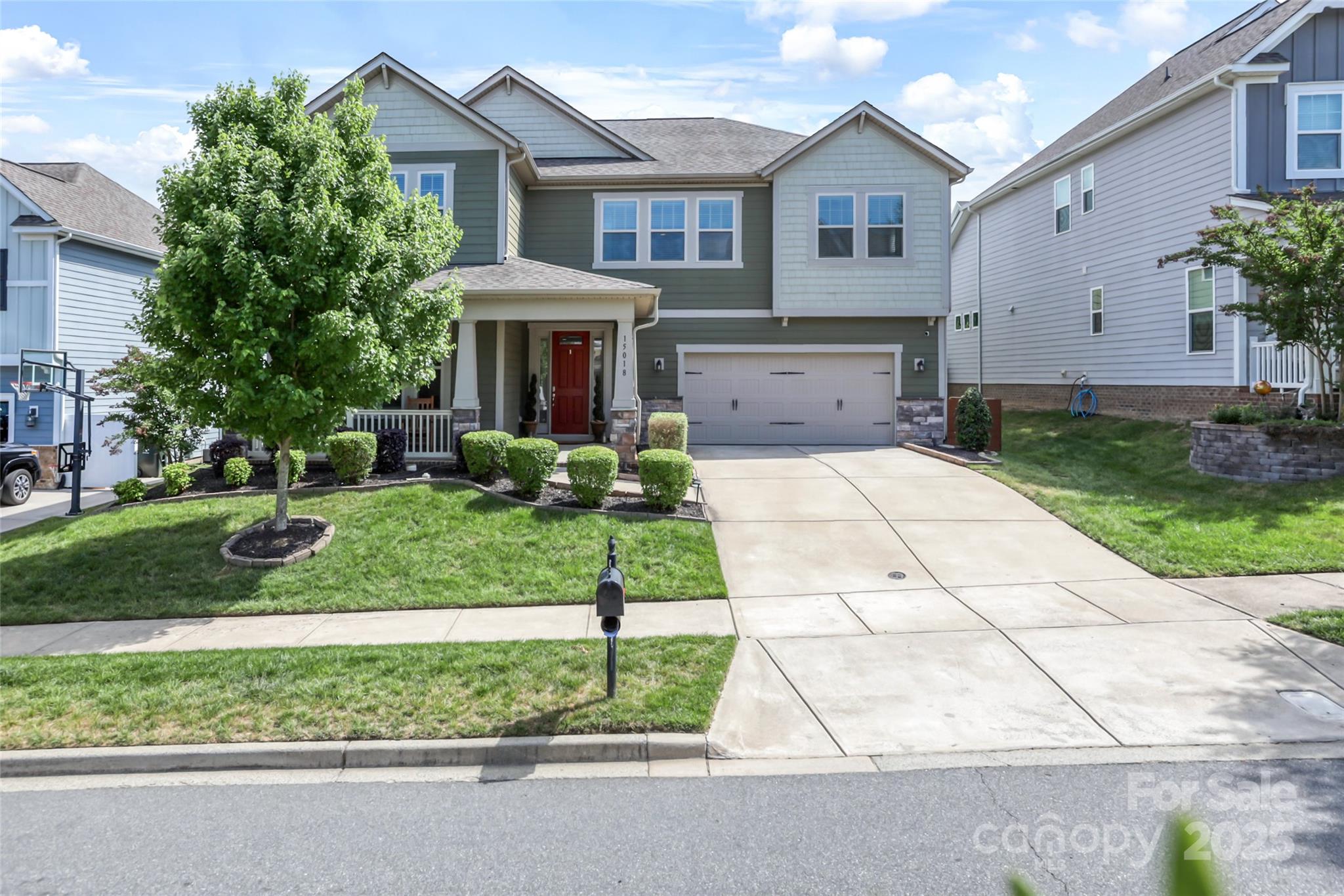 15018 Marymont Avenue Property Photo 1