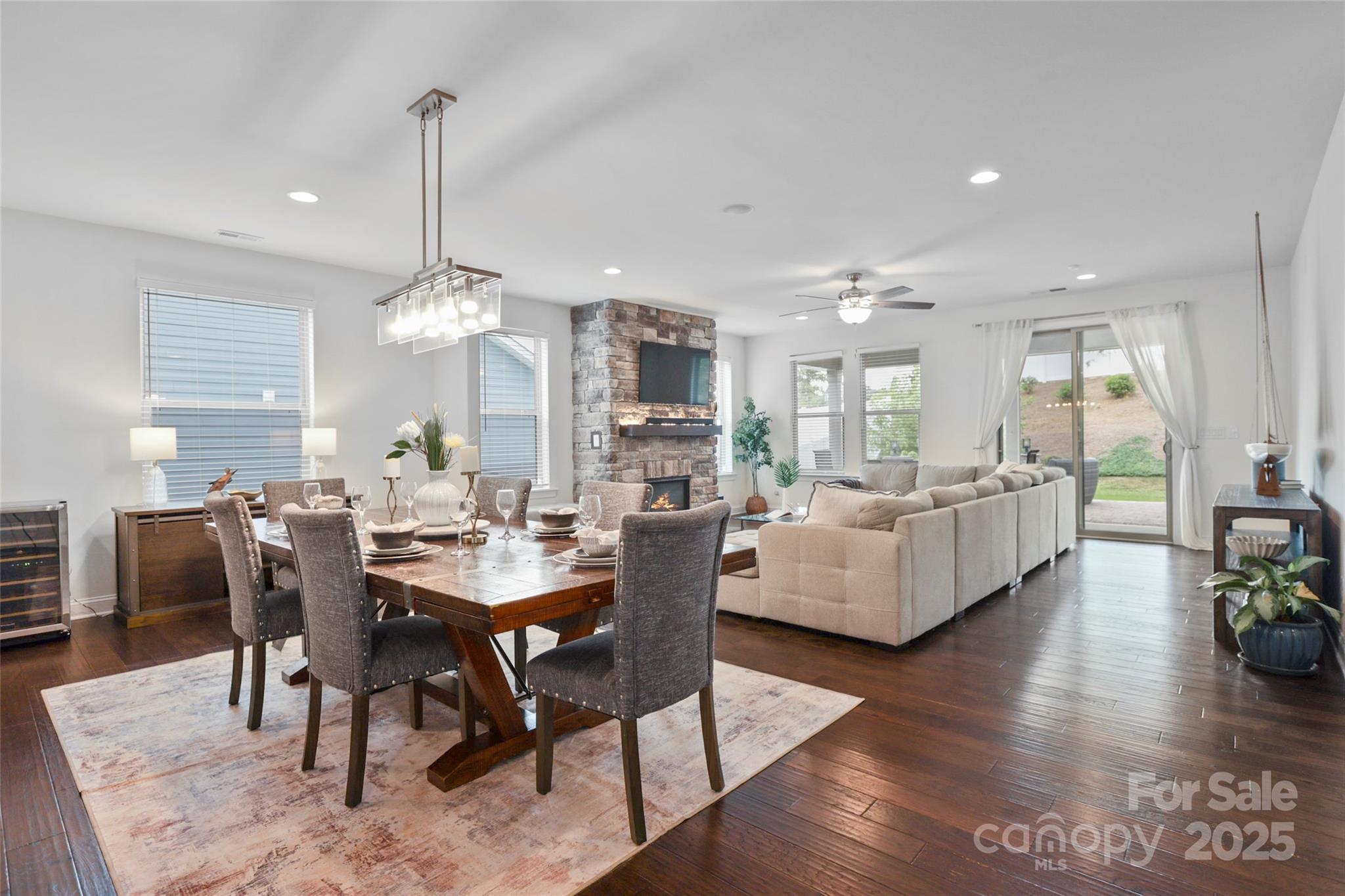 15018 Marymont Avenue Property Photo 8