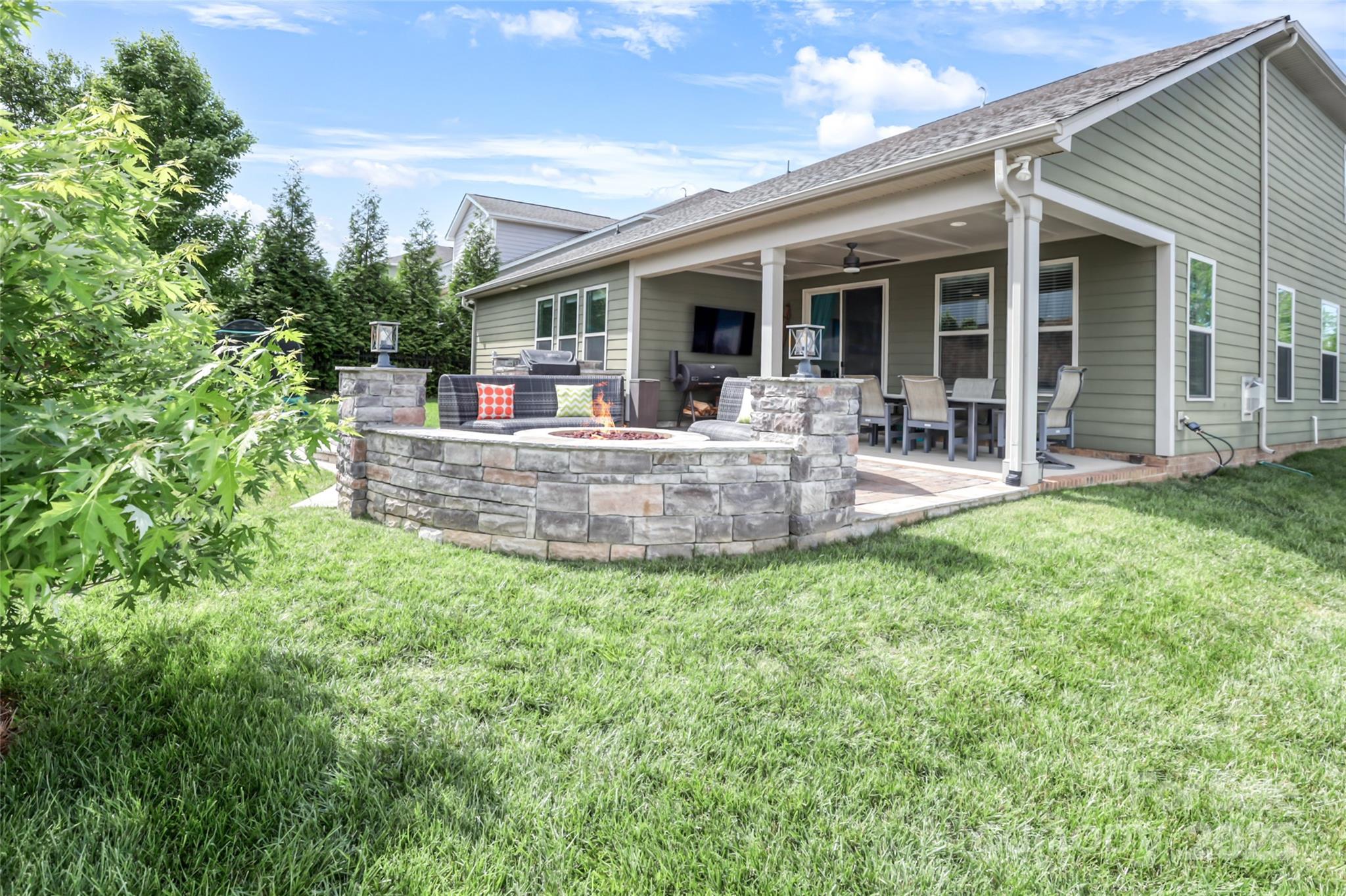 15018 Marymont Avenue Property Photo 17