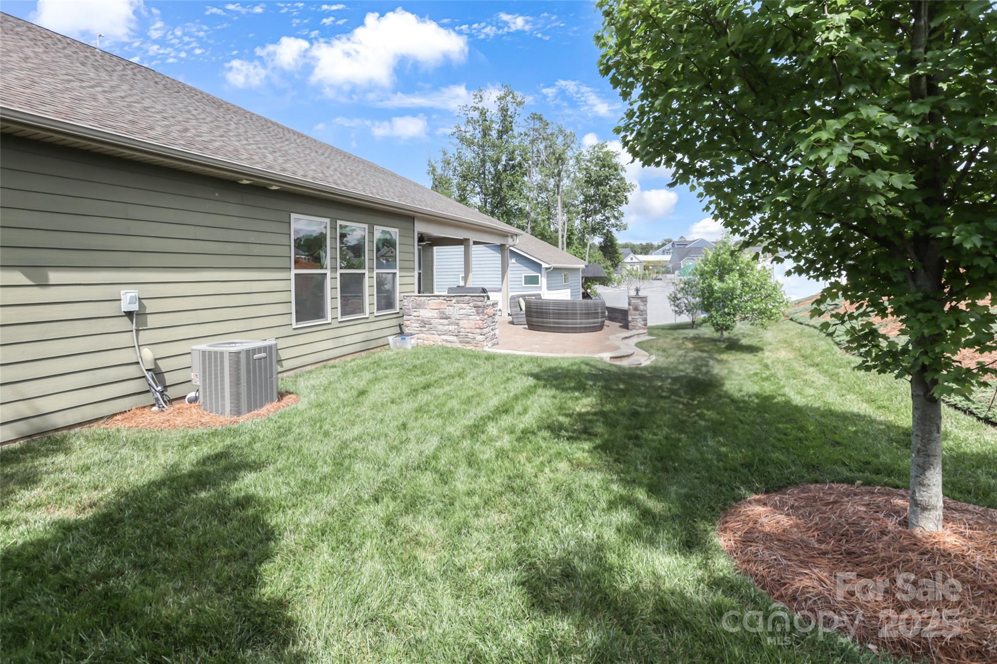 15018 Marymont Avenue Property Photo 18