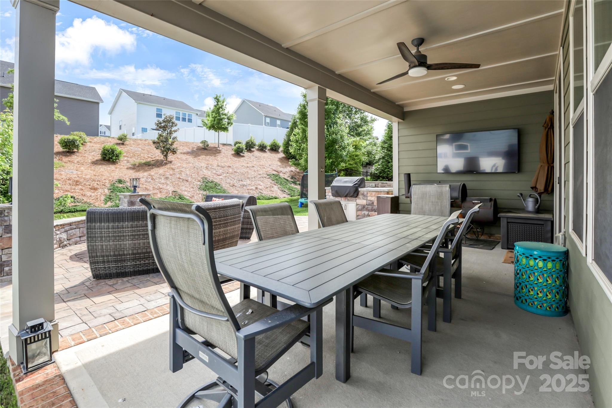 15018 Marymont Avenue Property Photo 20