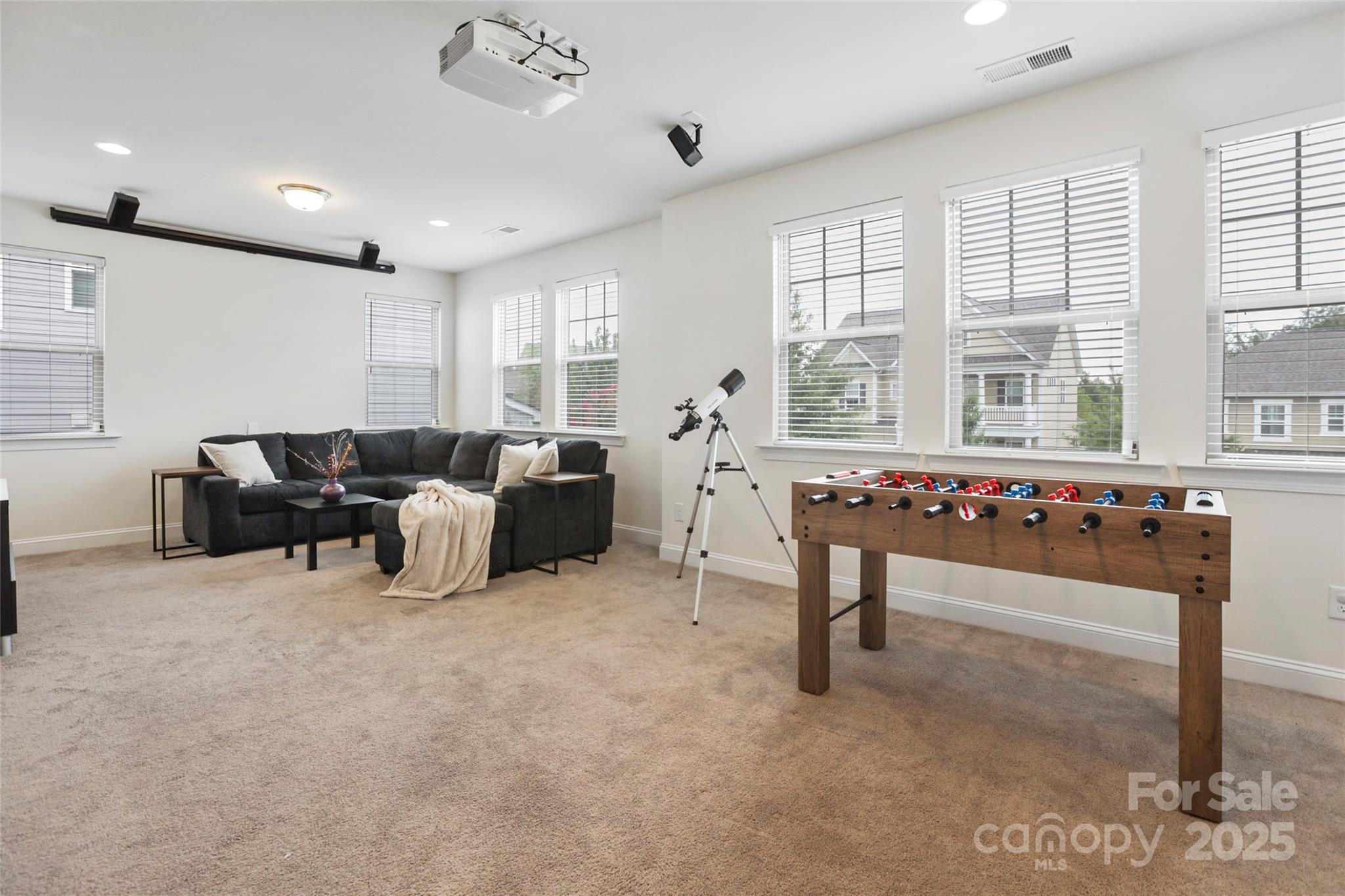 15018 Marymont Avenue Property Photo 24