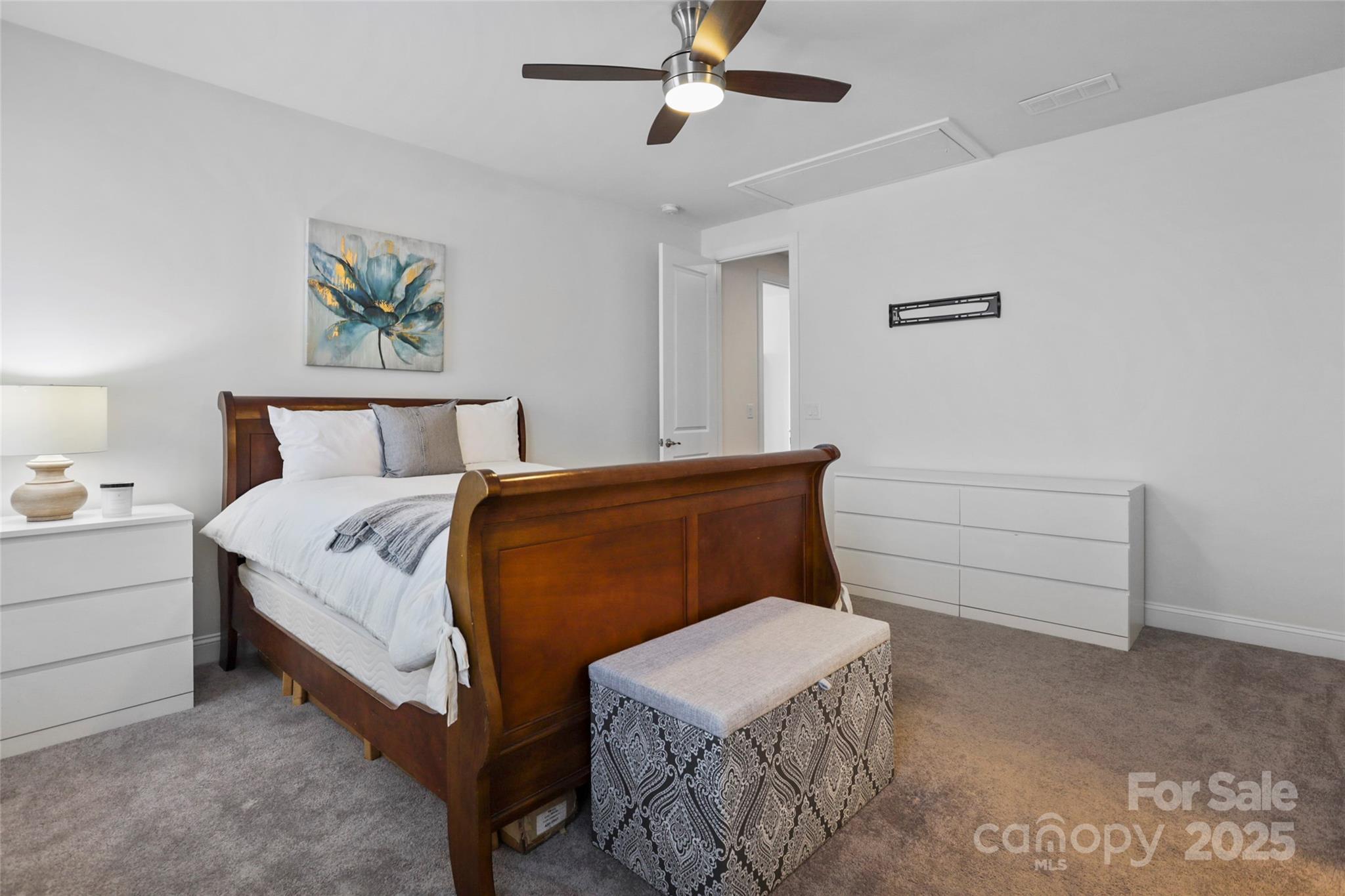 15018 Marymont Avenue Property Photo 27