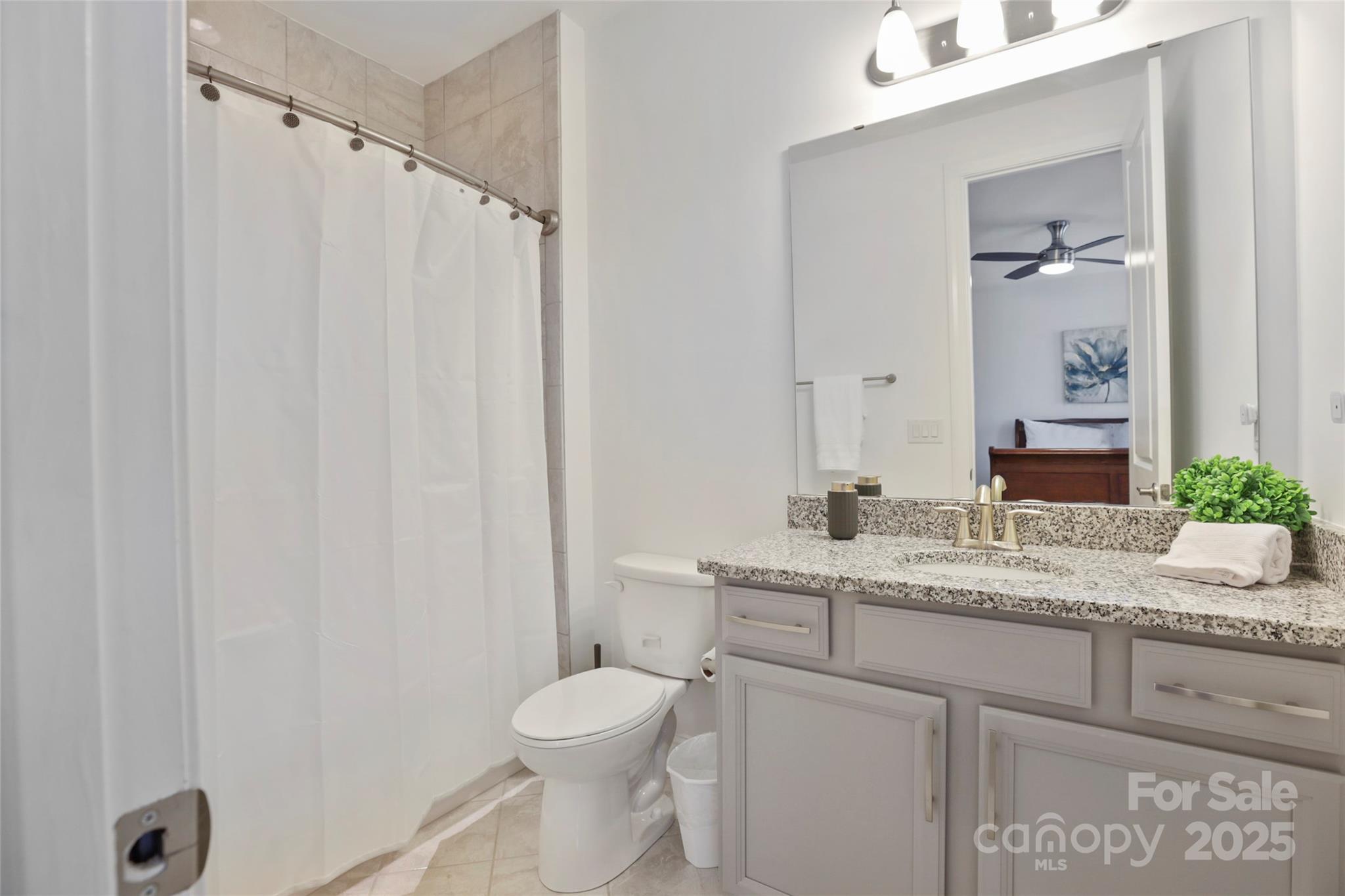 15018 Marymont Avenue Property Photo 28