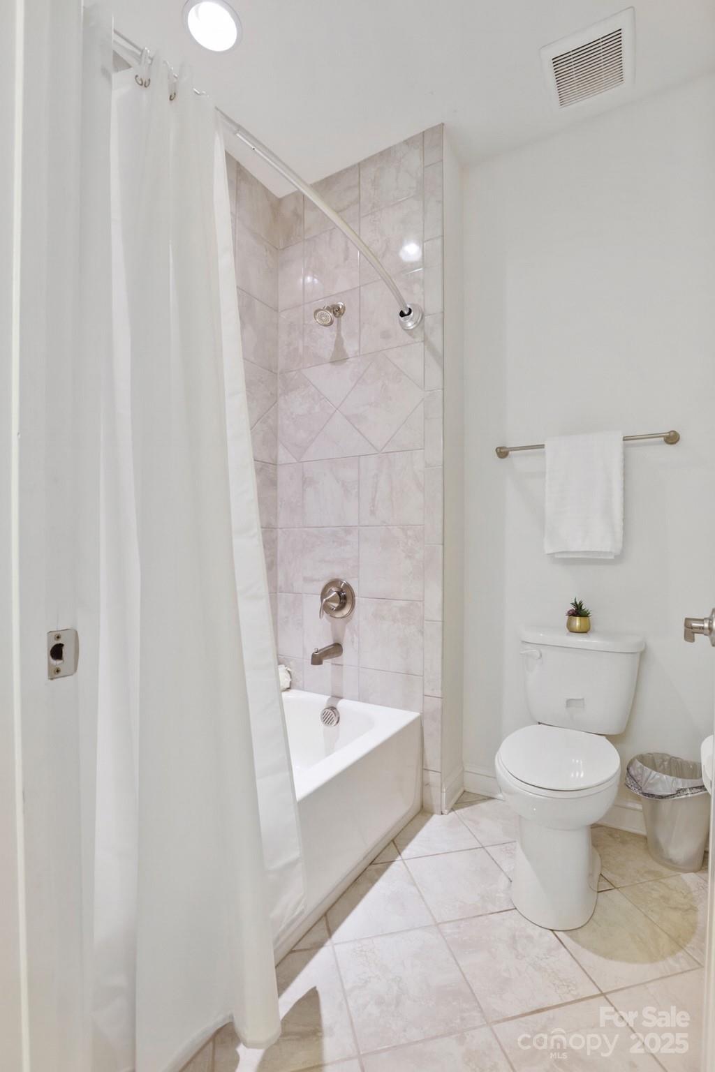 15018 Marymont Avenue Property Photo 33