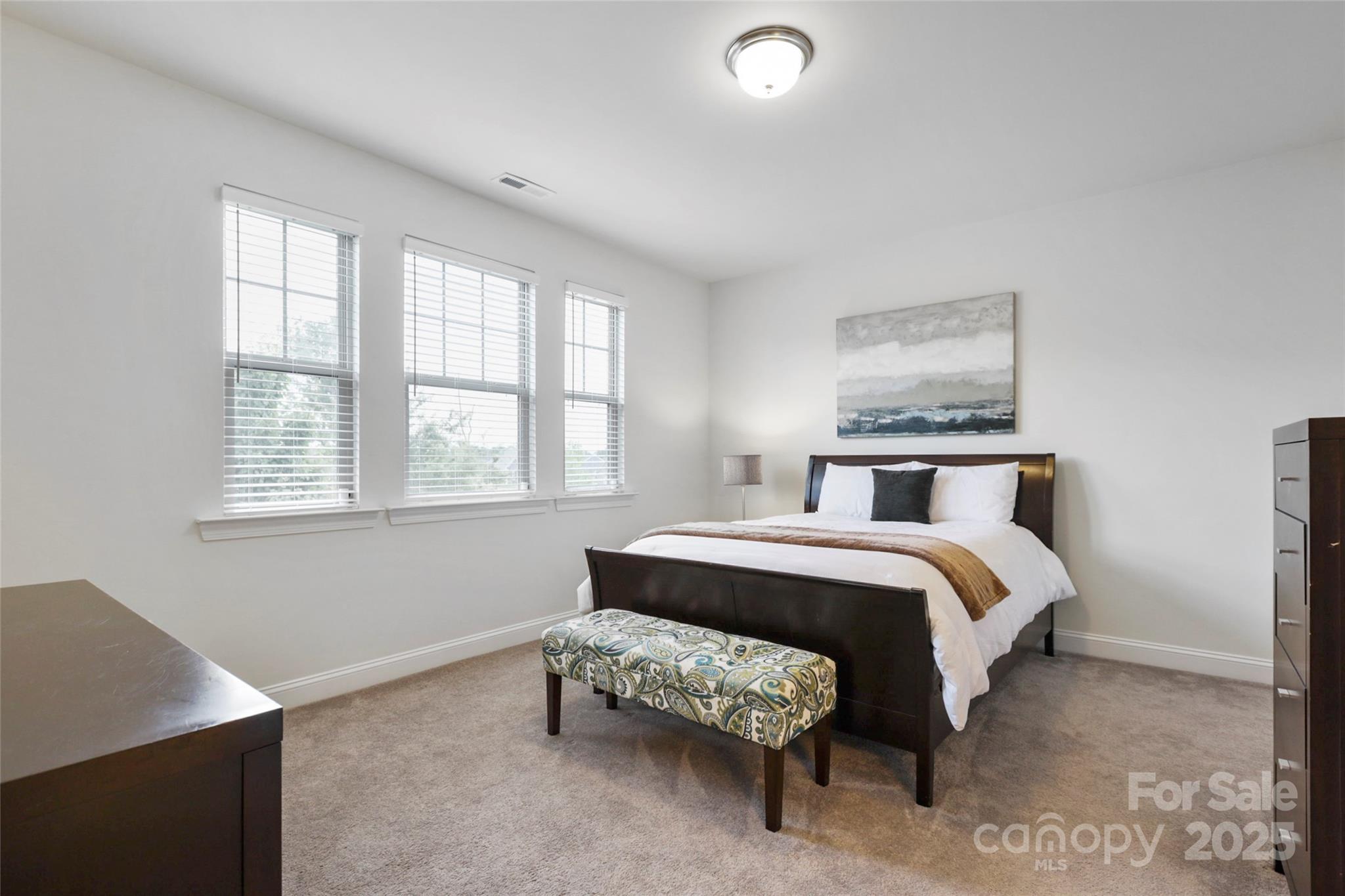 15018 Marymont Avenue Property Photo 35