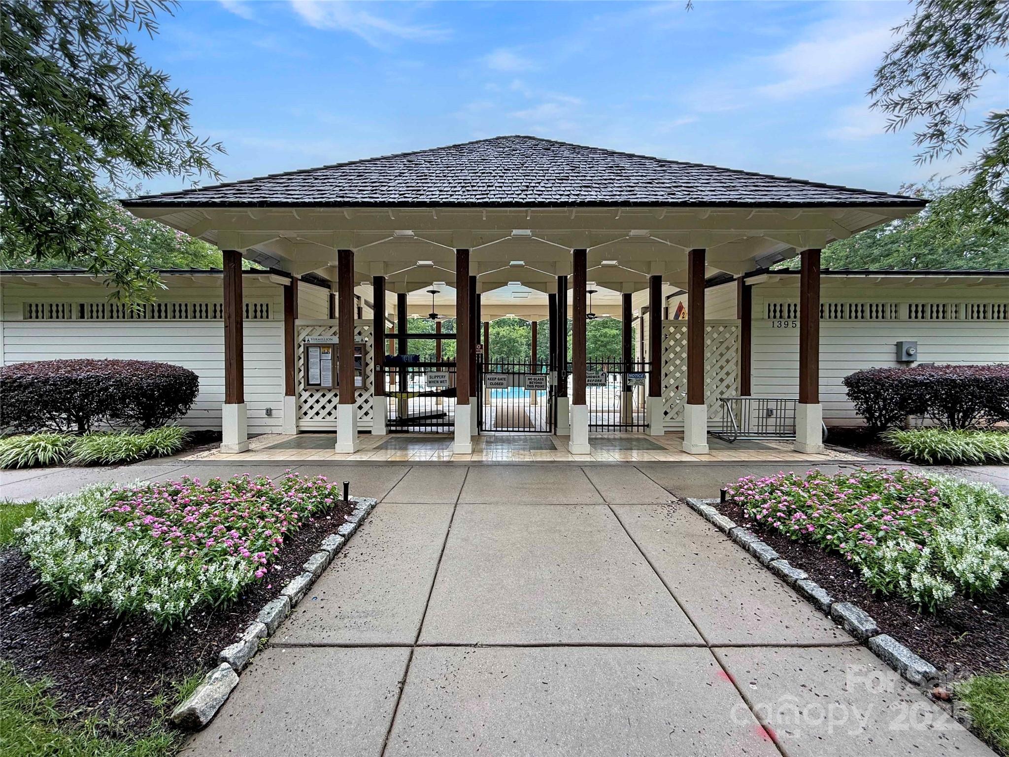 15018 Marymont Avenue Property Photo 38