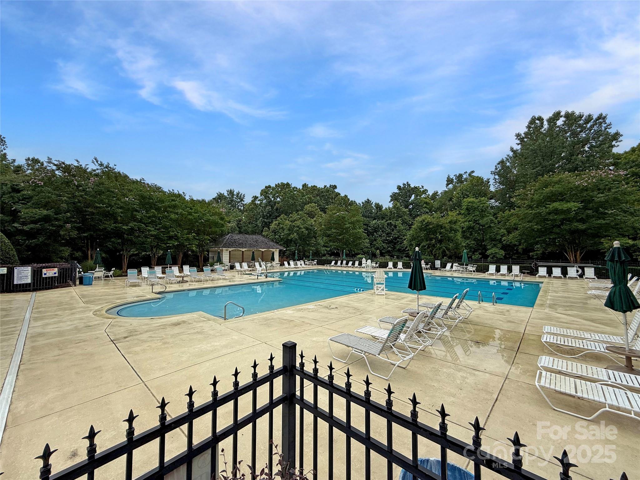 15018 Marymont Avenue Property Photo 40