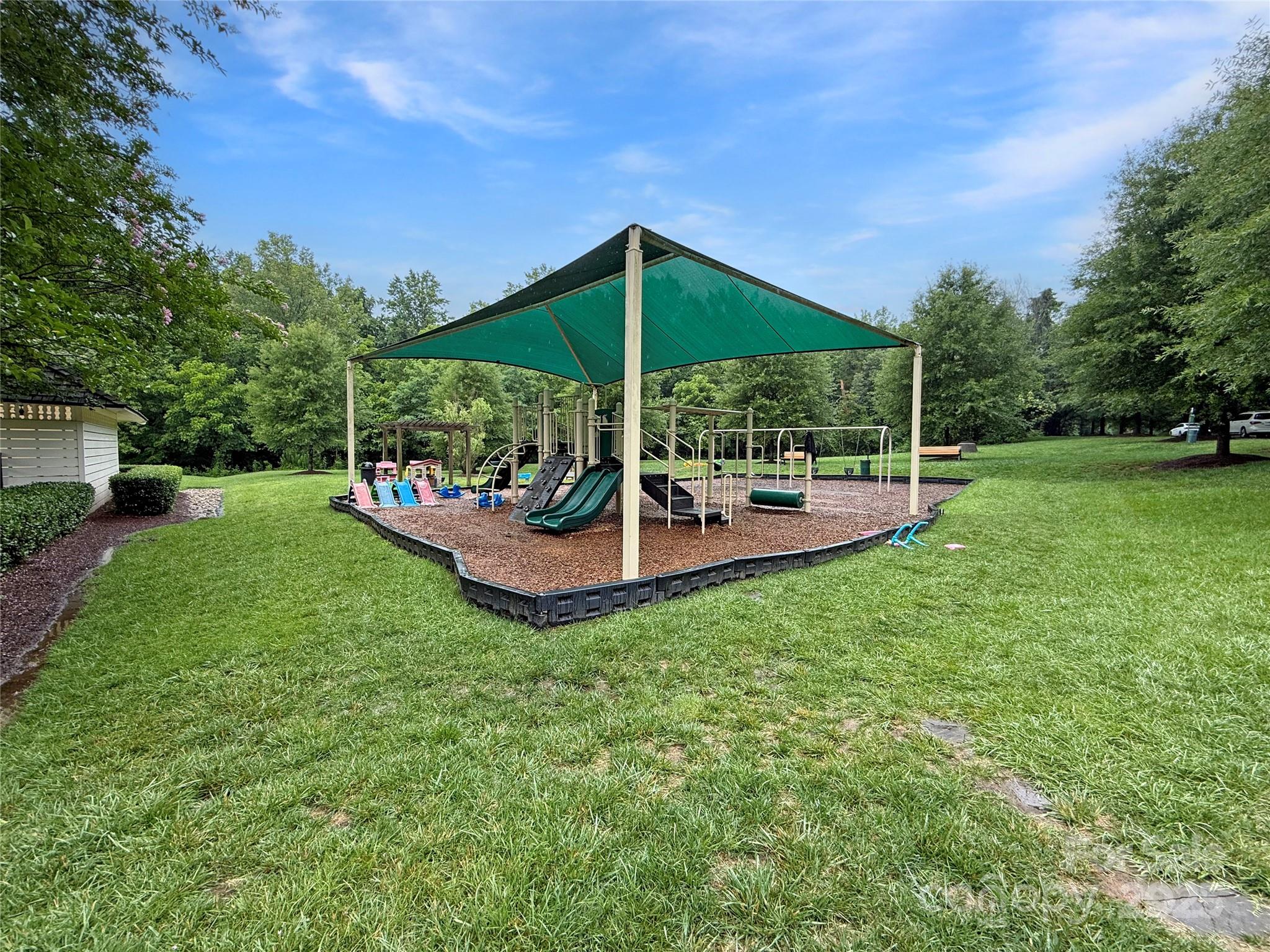 15018 Marymont Avenue Property Photo 41