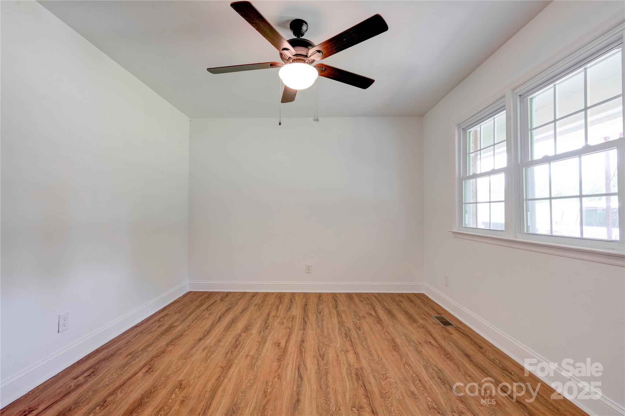 231 London Road Property Photo 3