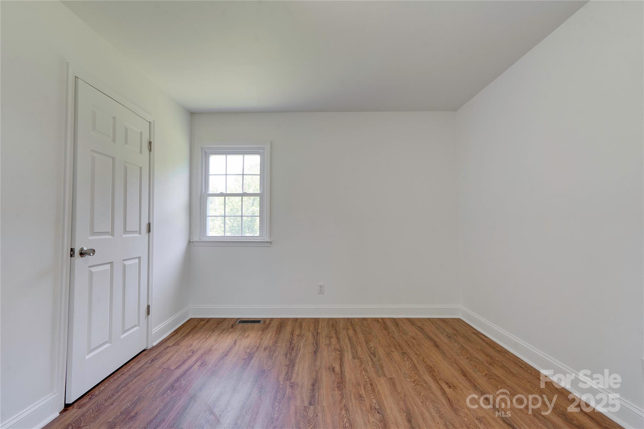 231 London Road Property Photo 12
