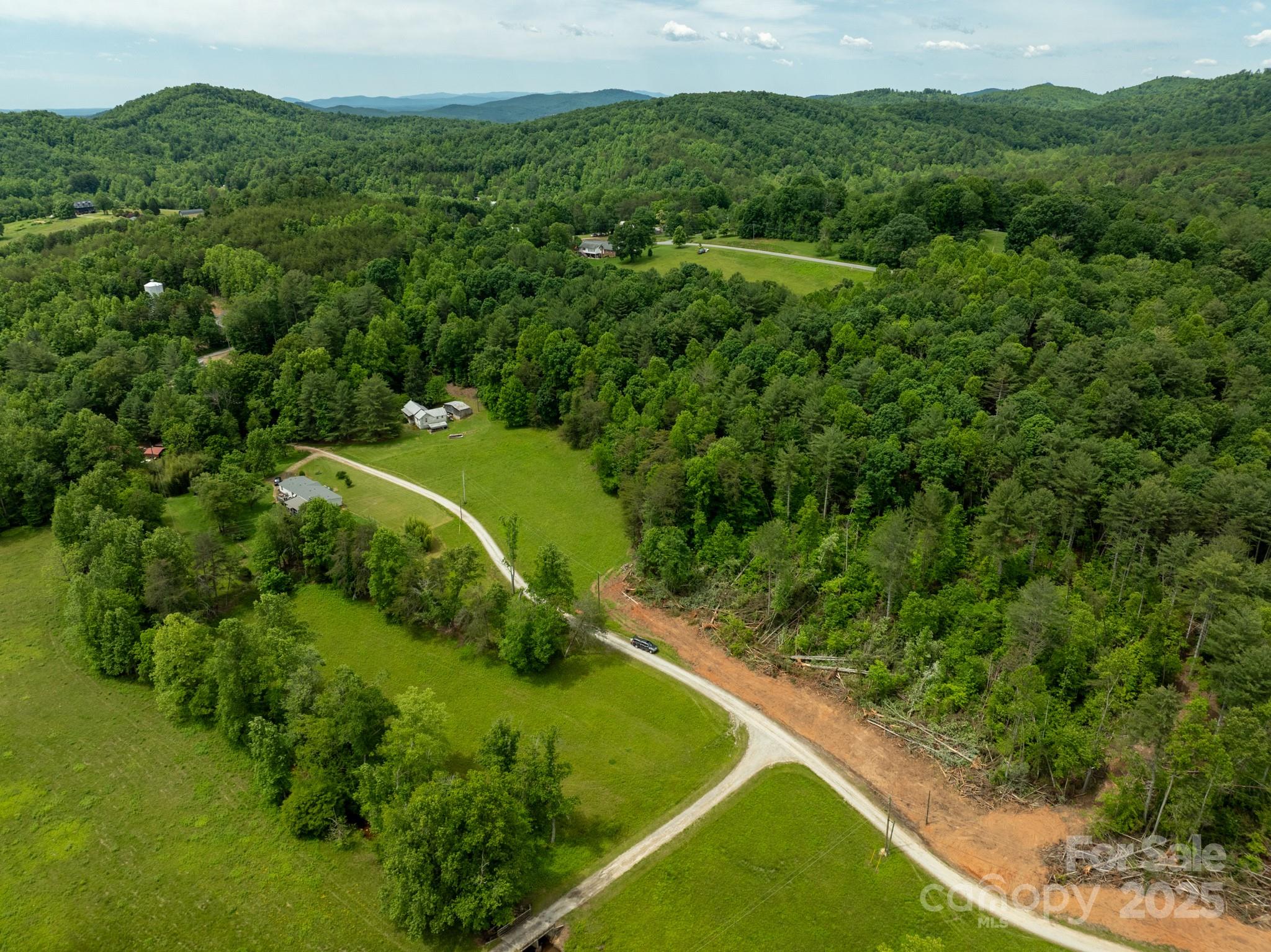 2023 White Springs Lane Property Photo 7