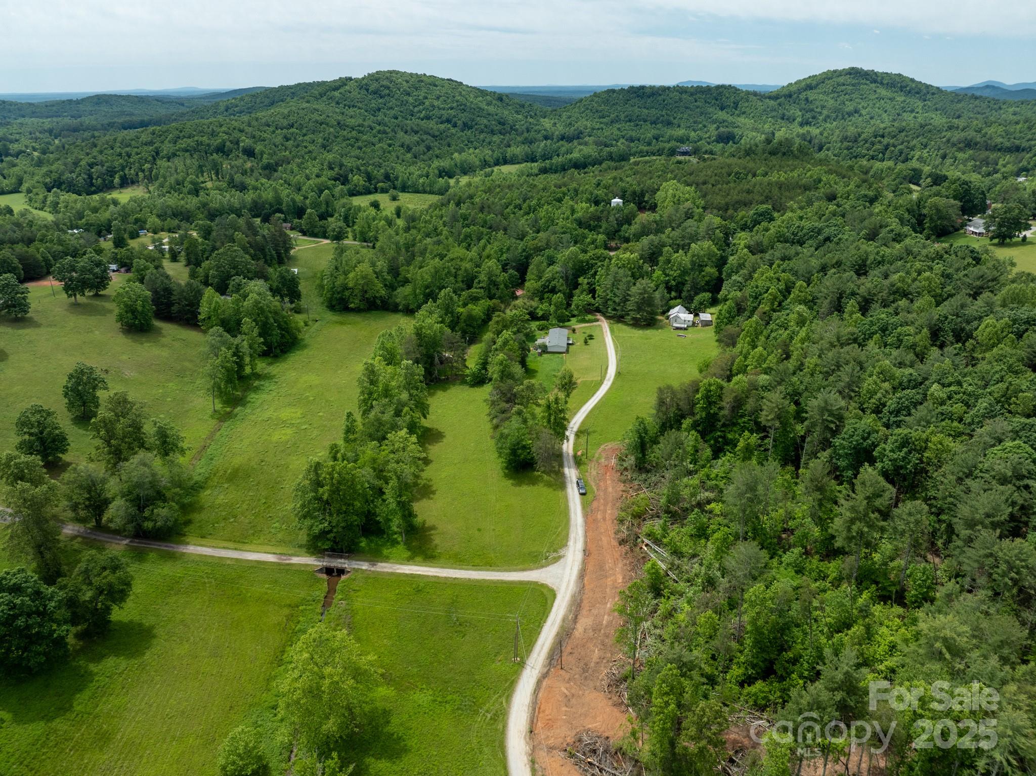 2023 White Springs Lane Property Photo 9