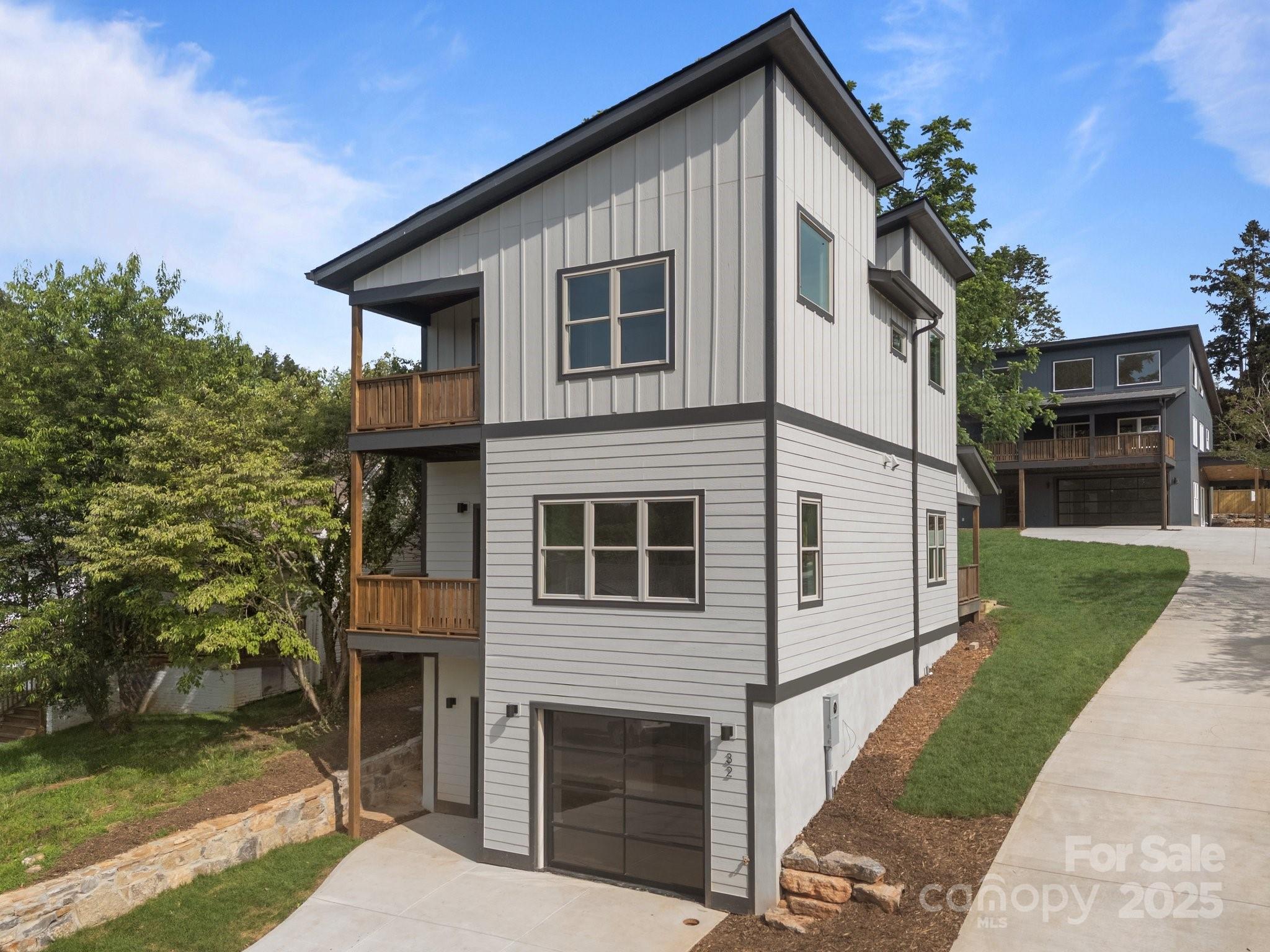 32 Woodrow Avenue Property Photo 1