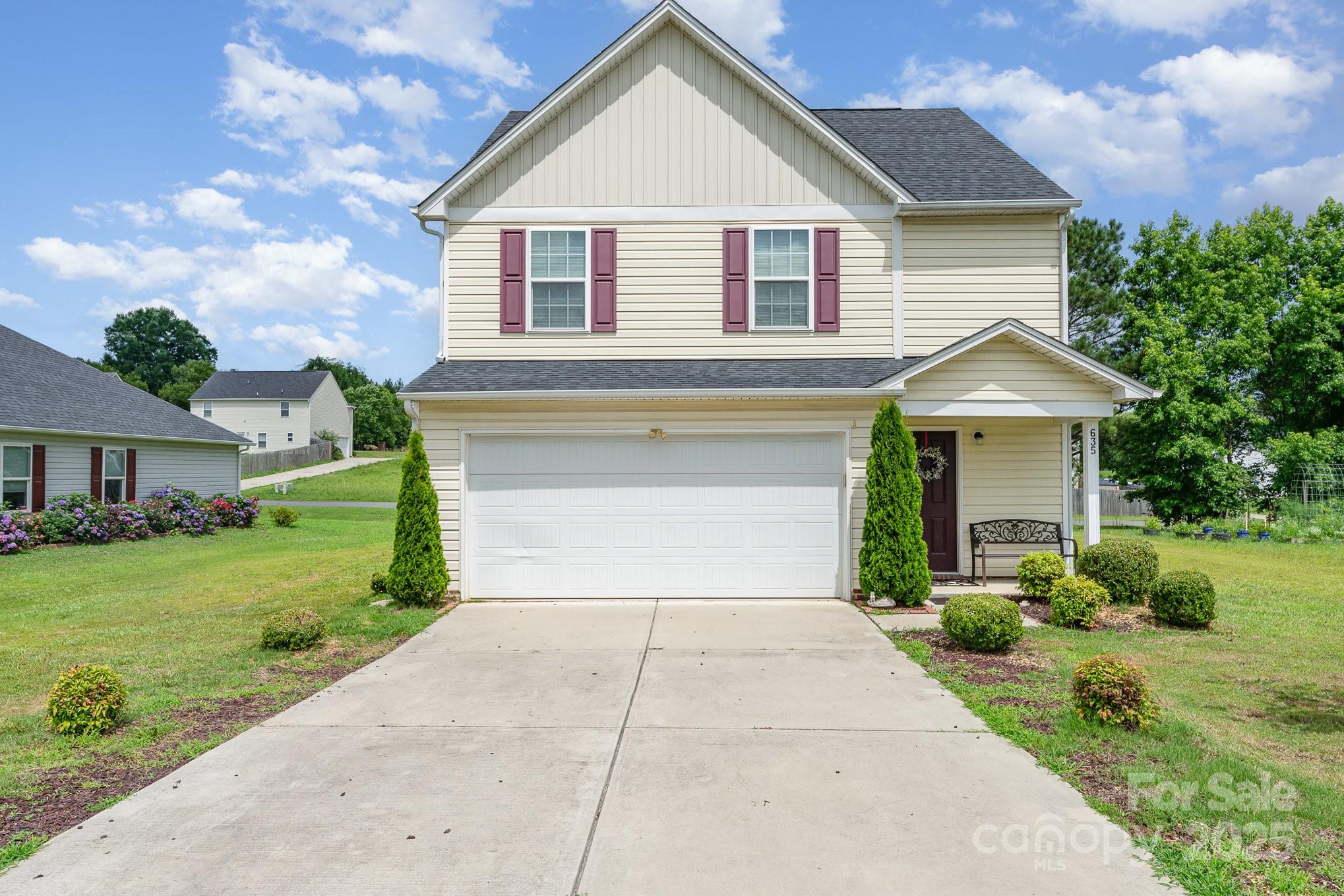 635 Scarlet Leaf Lane Property Photo 1