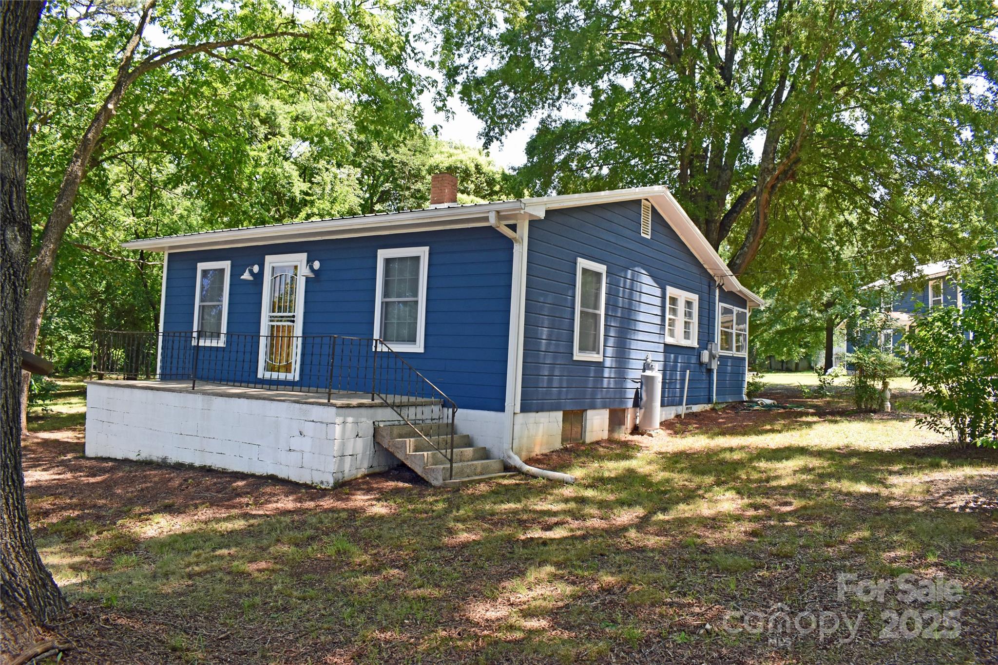 2131 E Nc 10 Highway Property Photo 1